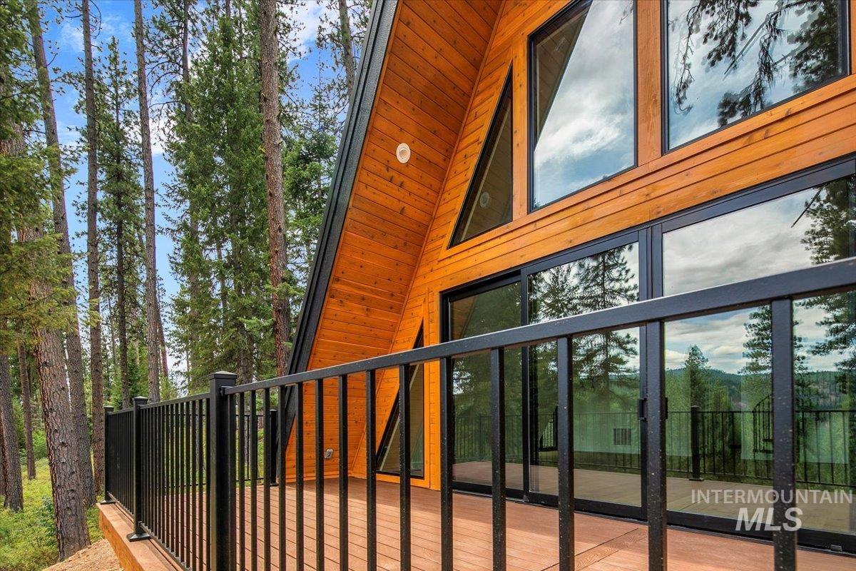 7 Moonglow Cir, Garden Valley, Idaho 83622, 2 Bedrooms, 2 Bathrooms, Residential For Sale, Price $725,000,MLS 98955061