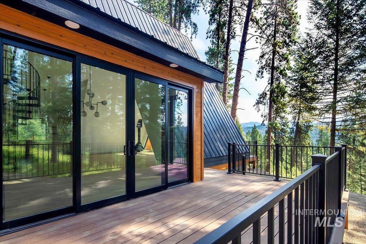 7 Moonglow Cir, Garden Valley, Idaho 83622, 2 Bedrooms, 2 Bathrooms, Residential For Sale, Price $725,000,MLS 98955061