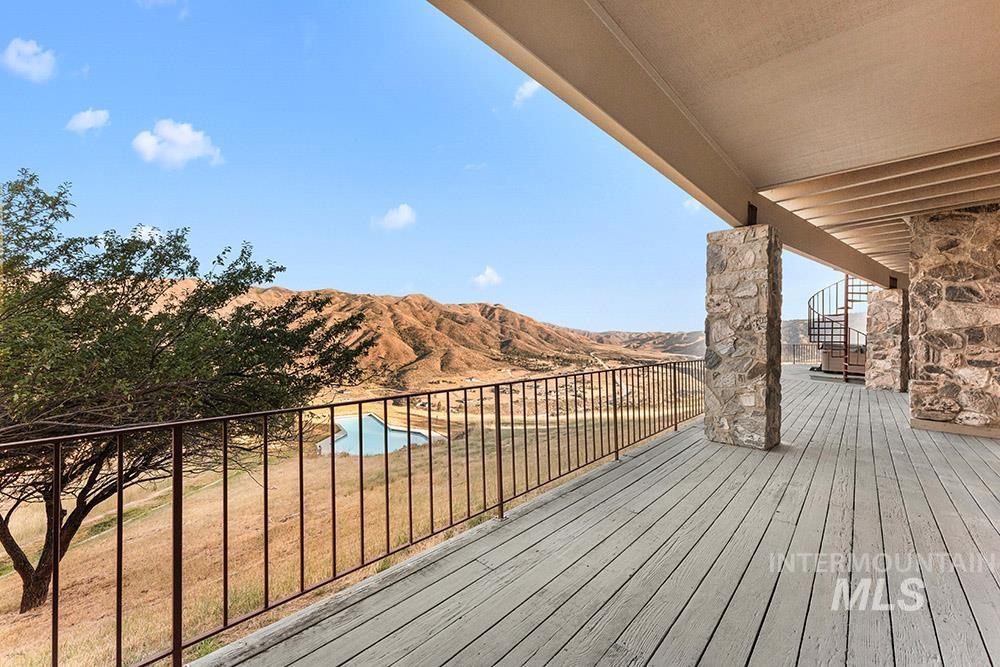 41 Whitehawk Way, Boise, Idaho 83716-3011, 5 Bedrooms, 4 Bathrooms, Residential For Sale, Price $1,649,000,MLS 98955072