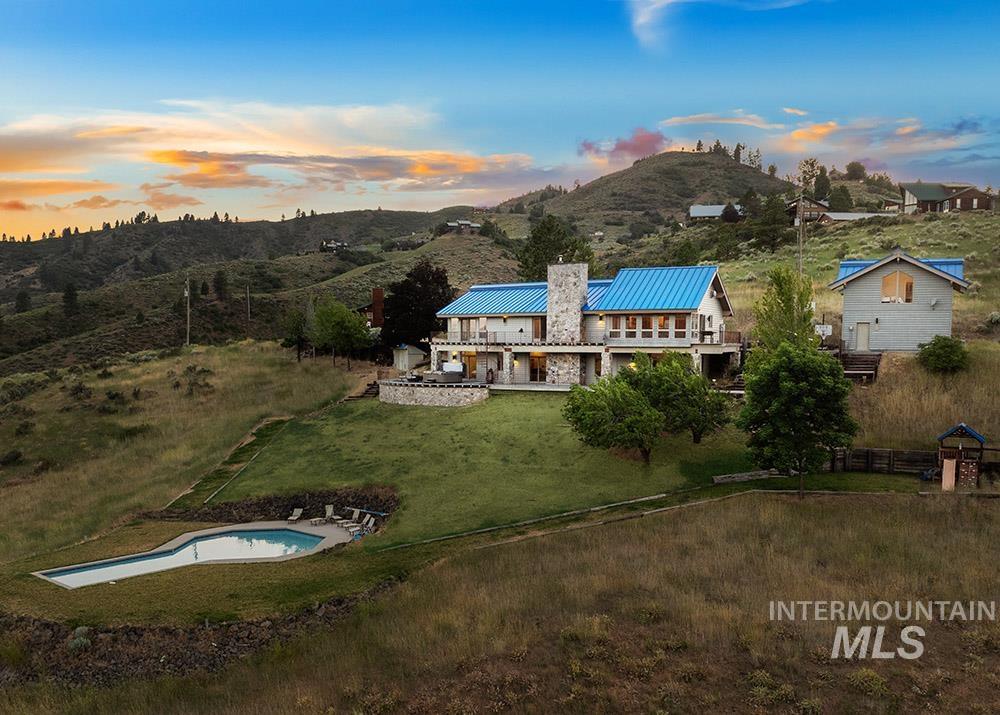 41 Whitehawk Way, Boise, Idaho 83716-3011, 5 Bedrooms, 4 Bathrooms, Residential For Sale, Price $1,649,000,MLS 98955072