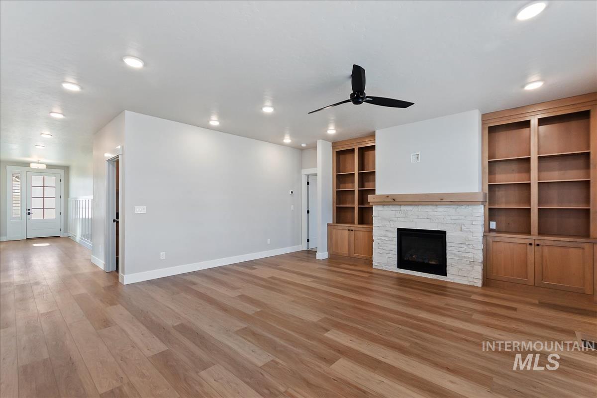 4595 N Camp Creek Ave, Meridian, Idaho 83646, 4 Bedrooms, 3.5 Bathrooms, Residential For Sale, Price $744,900,MLS 98955086