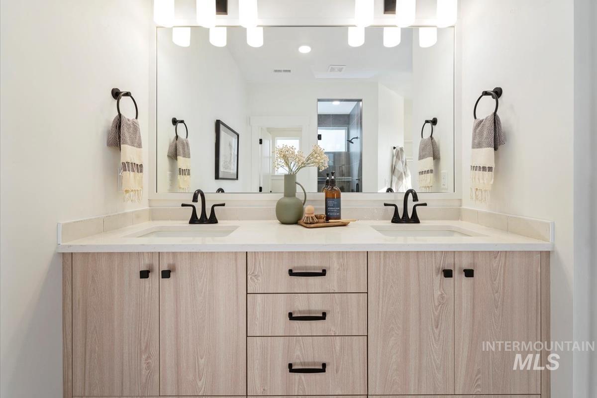 6603 W Mattawa Dr, Meridian, Idaho 83646, 3 Bedrooms, 2.5 Bathrooms, Residential For Sale, Price $599,900,MLS 98955087