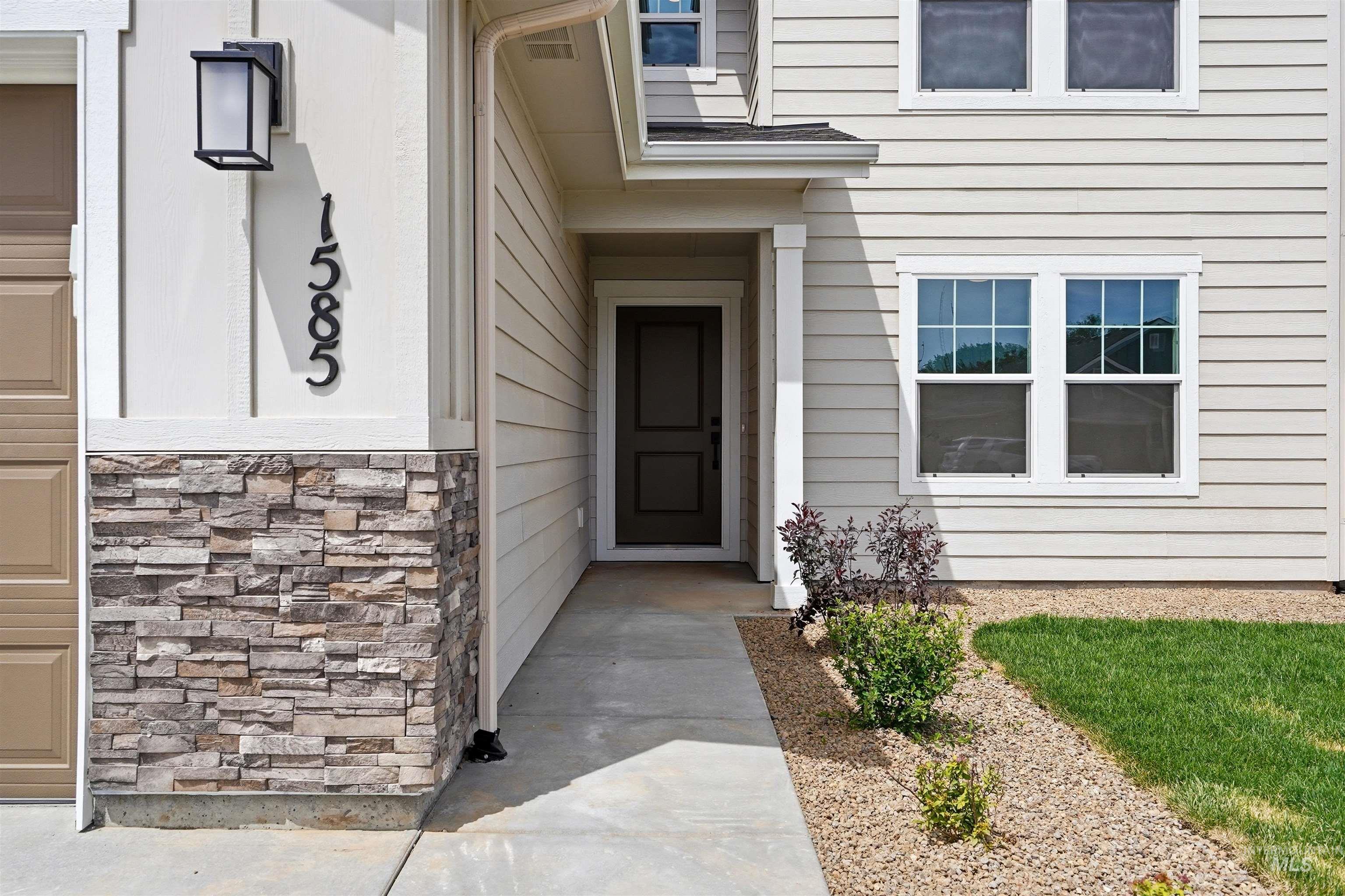 1585 SW Silverstone Ave, Mountain Home, Idaho 83647, 3 Bedrooms, 2.5 Bathrooms, Residential For Sale, Price $434,990, 98955145