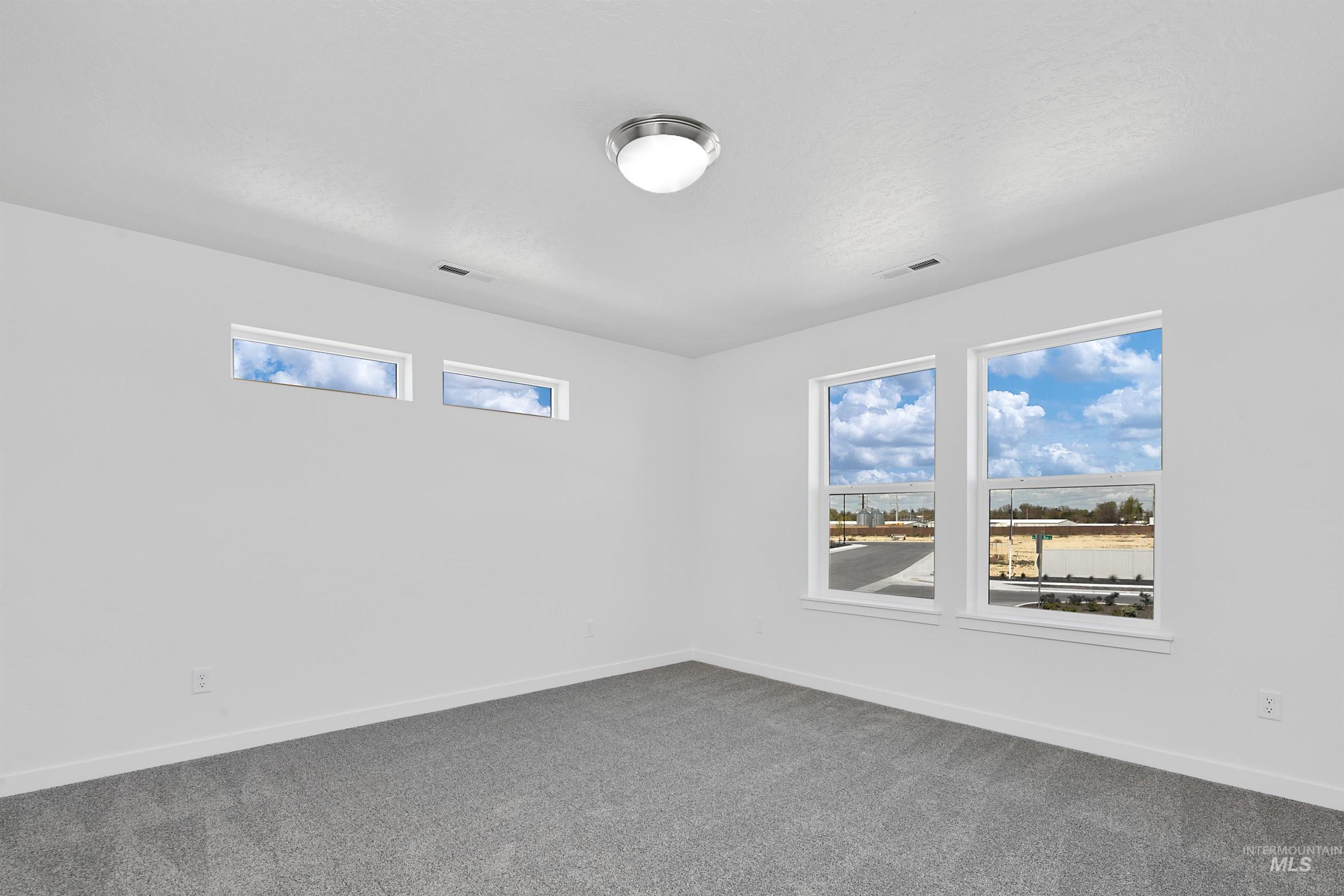 1585 SW Silverstone Ave, Mountain Home, Idaho 83647, 3 Bedrooms, 3 Bathrooms, Residential For Sale, Price $441,258,MLS 98955145