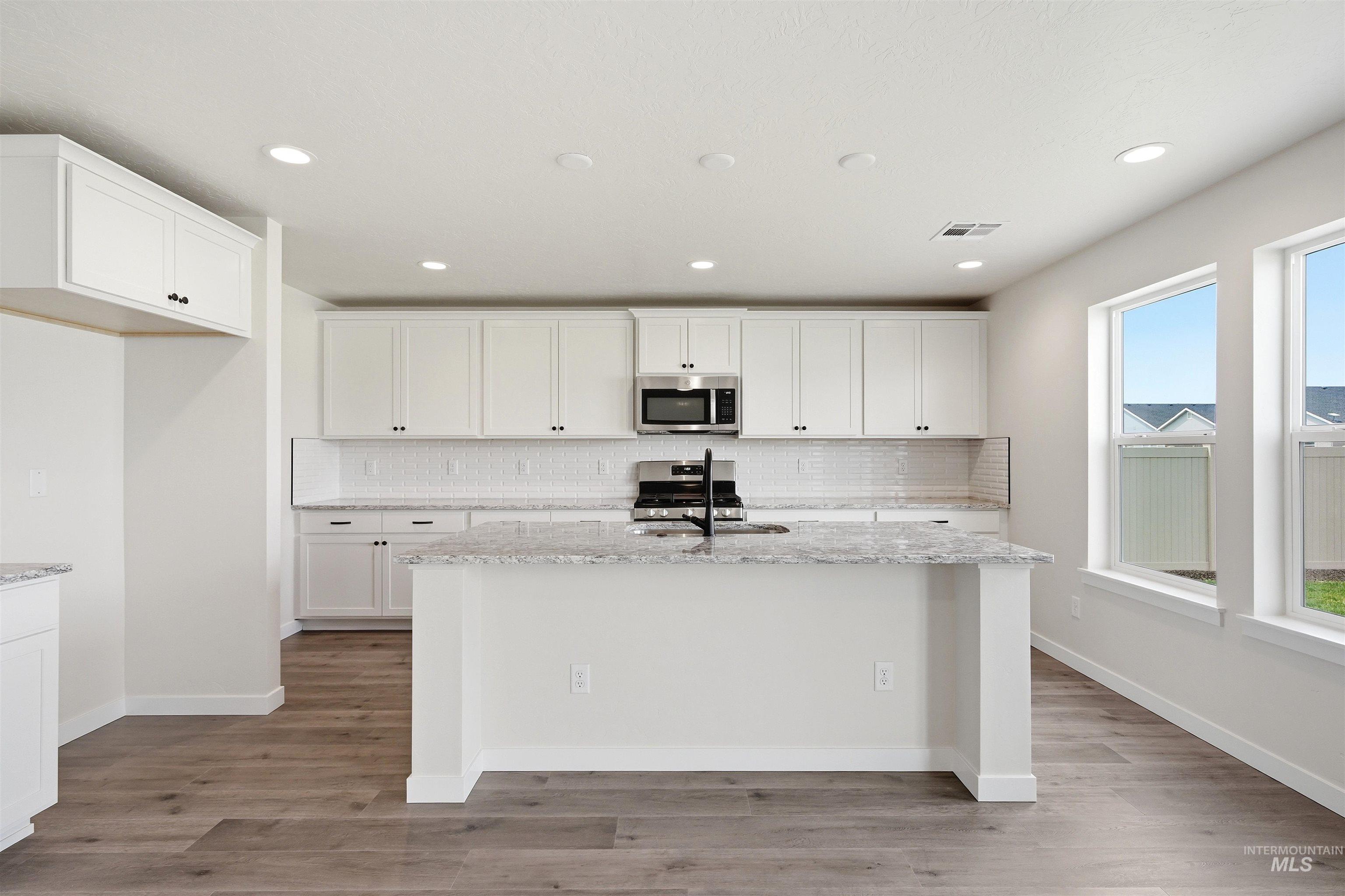 1585 SW Silverstone Ave, Mountain Home, Idaho 83647, 3 Bedrooms, 2.5 Bathrooms, Residential For Sale, Price $434,990, 98955145