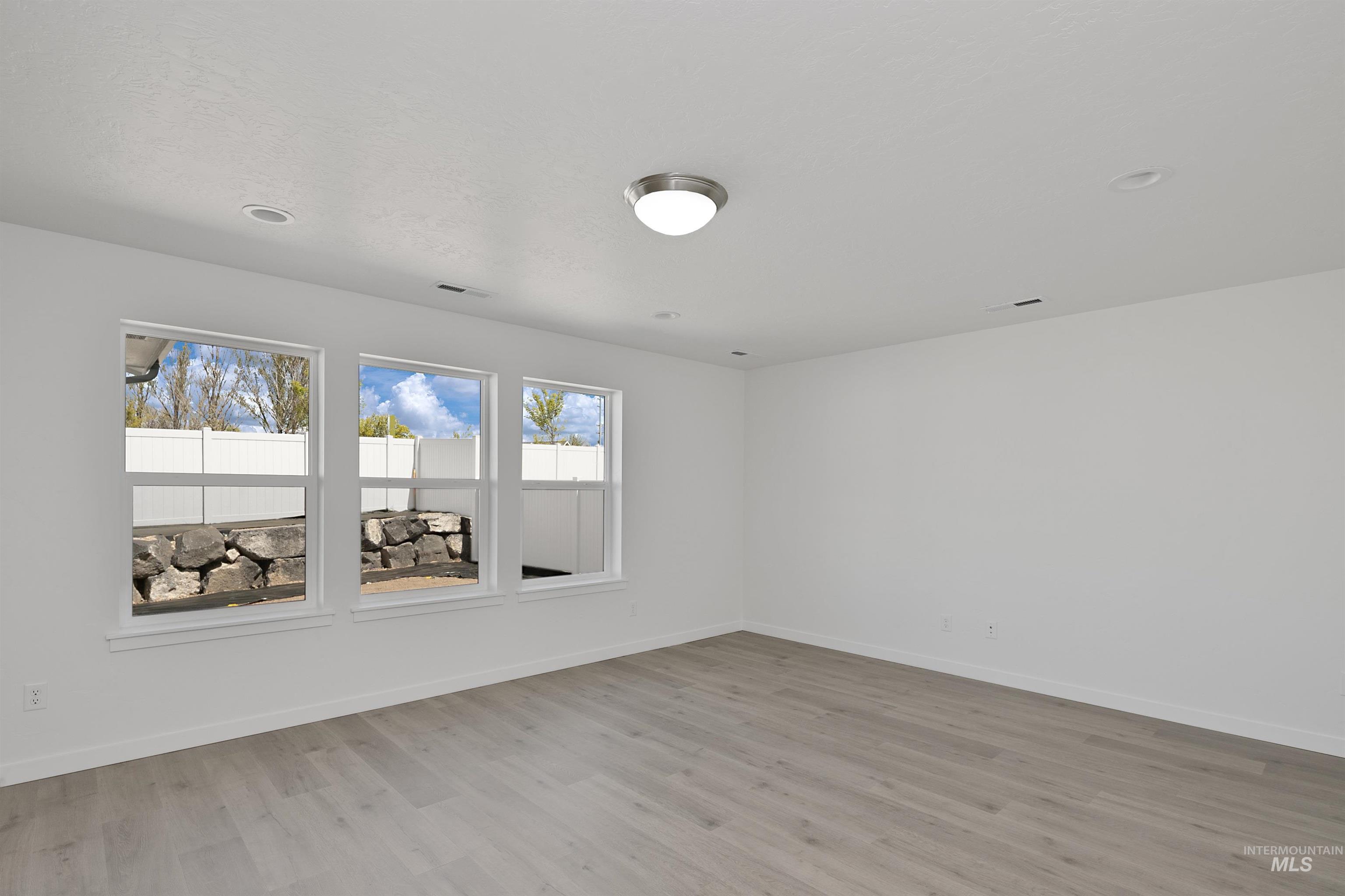 1585 SW Silverstone Ave, Mountain Home, Idaho 83647, 3 Bedrooms, 2.5 Bathrooms, Residential For Sale, Price $439,990, 98955145