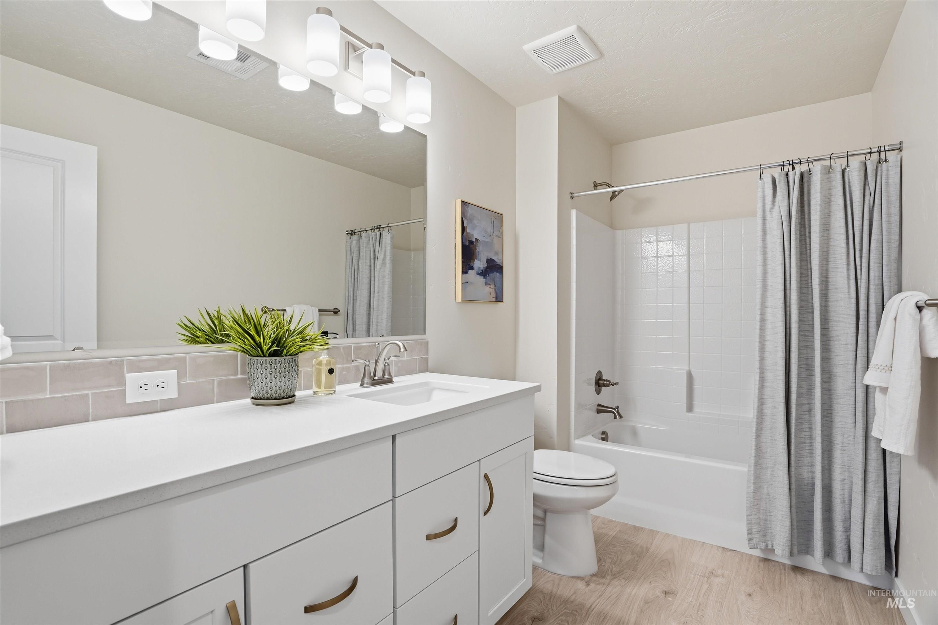 1590 SW Witt, Mountain Home, Idaho 83647, 4 Bedrooms, 3 Bathrooms, Residential For Sale, Price $466,889,MLS 98955147