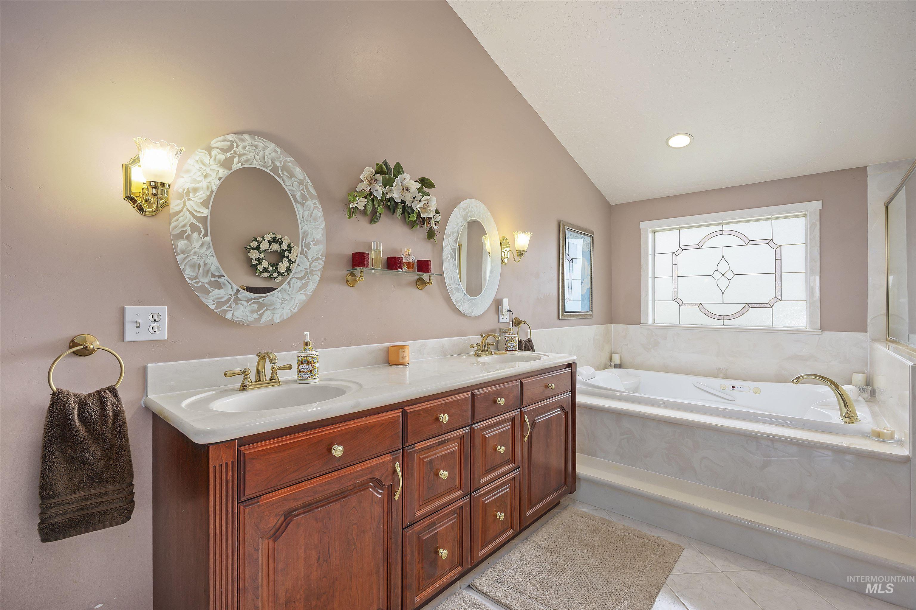 1950 E 3700 N, Filer, Idaho 83328, 6 Bedrooms, 5 Bathrooms, Residential For Sale, Price $1,050,000, 98955152