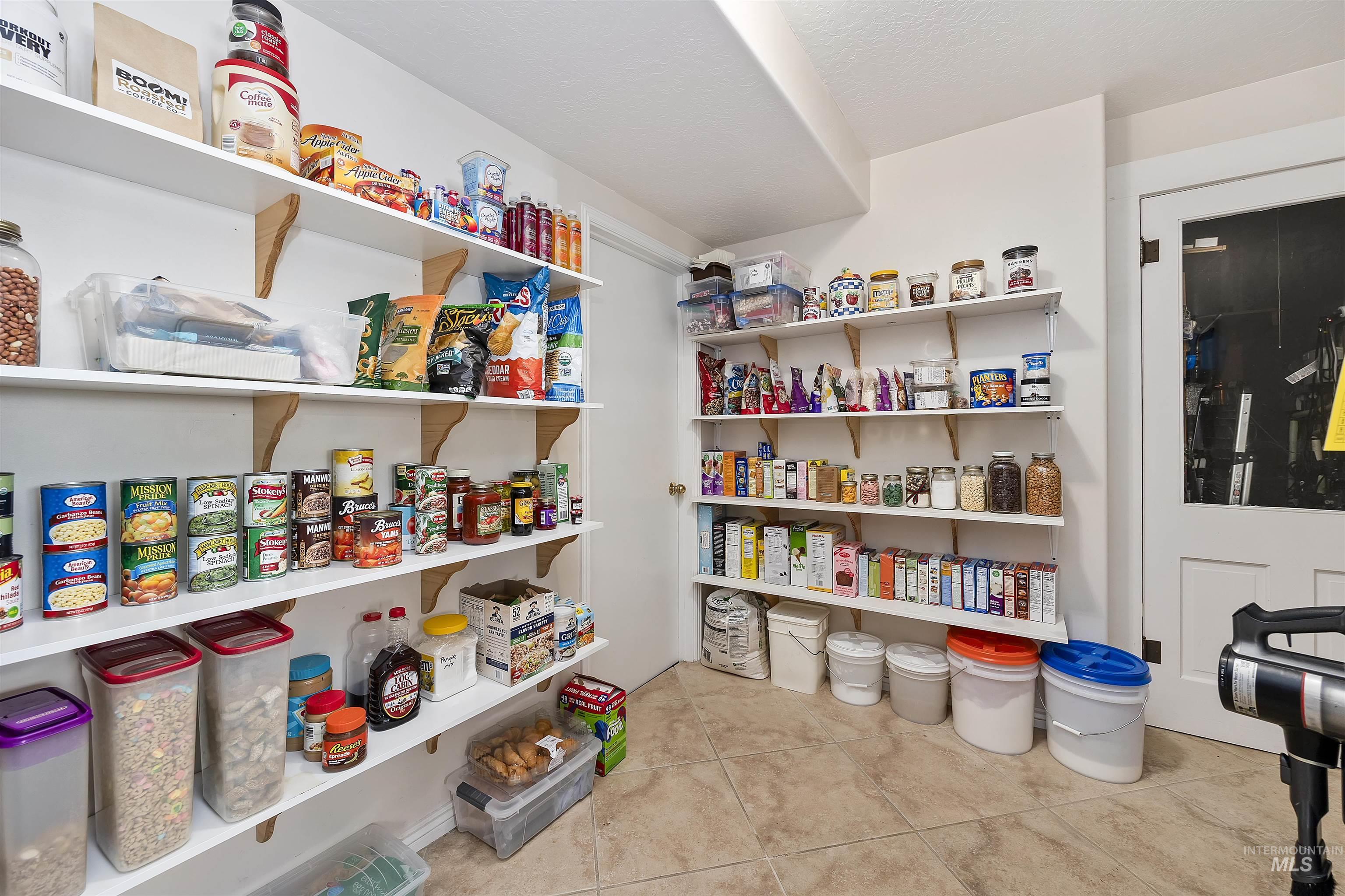 1950 E 3700 N, Filer, Idaho 83328, 6 Bedrooms, 5 Bathrooms, Residential For Sale, Price $1,050,000, 98955152