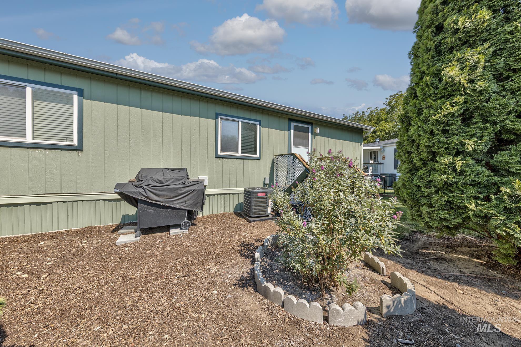 2750 Alden, Fruitland, Idaho 83619, 3 Bedrooms, 2 Bathrooms, Residential For Sale, Price $140,000,MLS 98955177