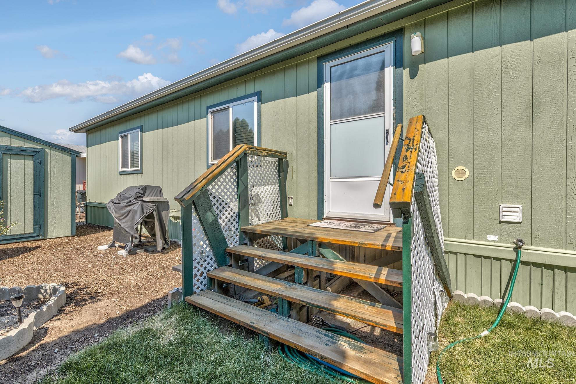 2750 Alden, Fruitland, Idaho 83619, 3 Bedrooms, 2 Bathrooms, Residential For Sale, Price $149,500, 98955177