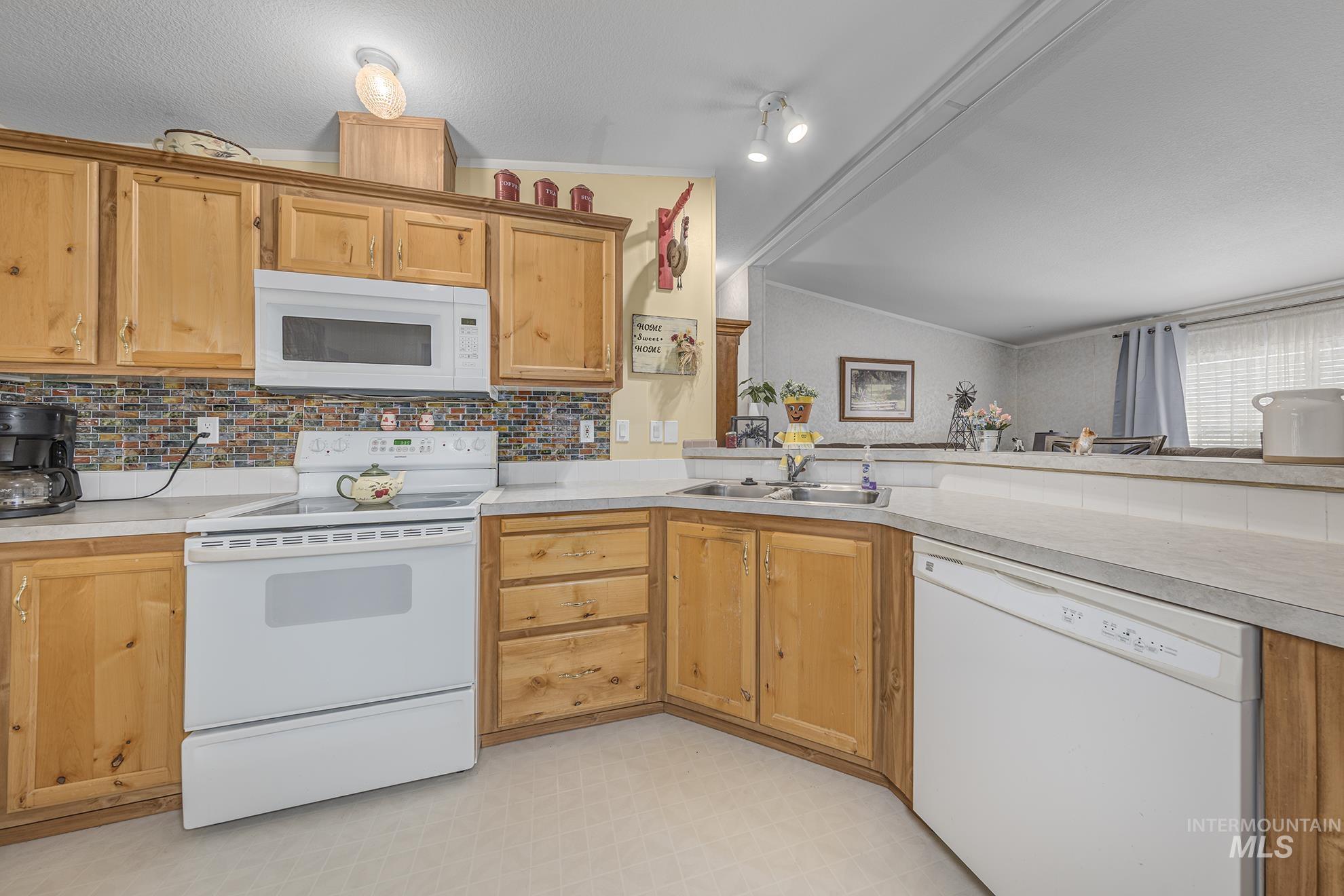 2750 Alden, Fruitland, Idaho 83619, 3 Bedrooms, 2 Bathrooms, Residential For Sale, Price $140,000,MLS 98955177