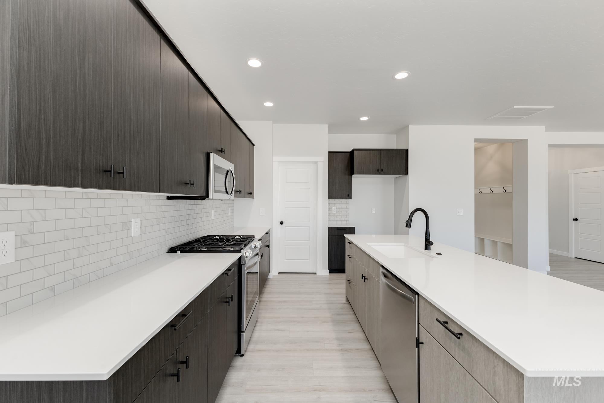 2355 N Carly Ave, Star, Idaho 83669, 4 Bedrooms, 2 Bathrooms, Residential For Sale, Price $564,990,MLS 98955235