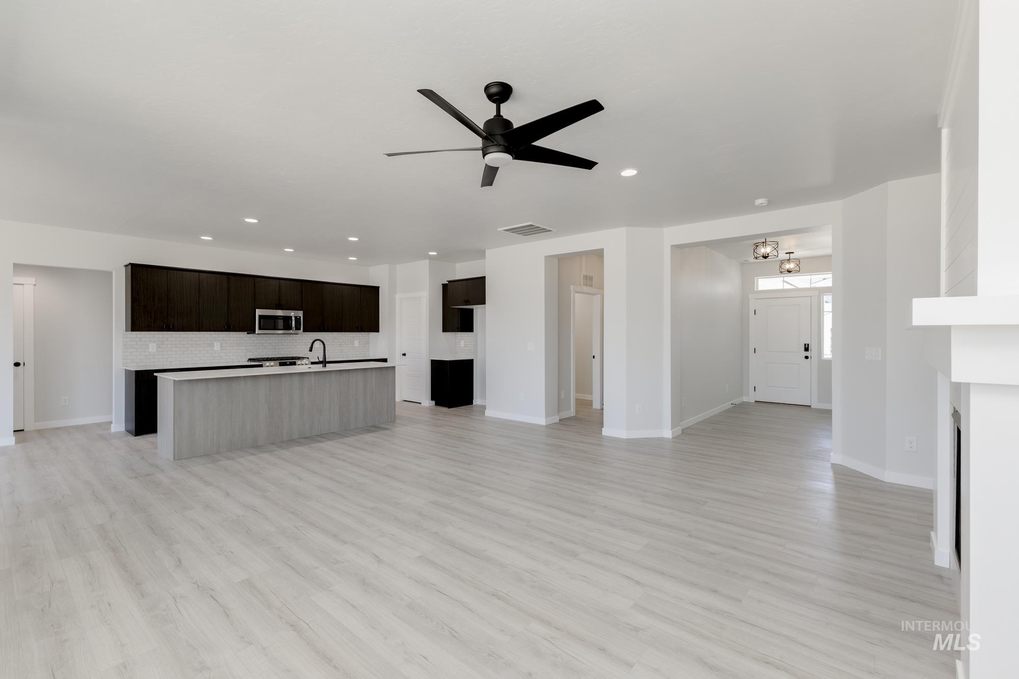 2355 N Carly Ave, Star, Idaho 83669, 4 Bedrooms, 2 Bathrooms, Residential For Sale, Price $564,990,MLS 98955235