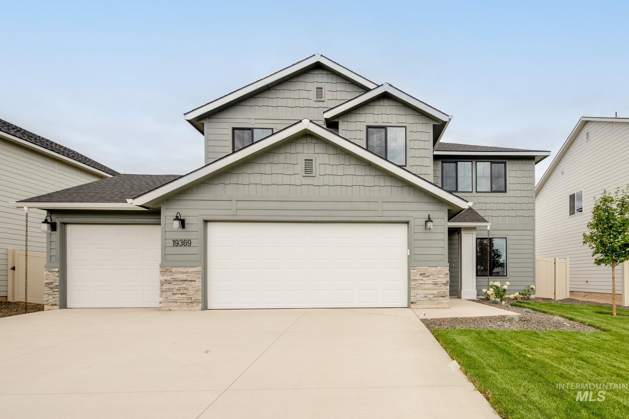 19369 Schooner Ave, Caldwell, Idaho 83605, 4 Bedrooms, 2.5 Bathrooms, Residential For Sale, Price $429,990,MLS 98955242