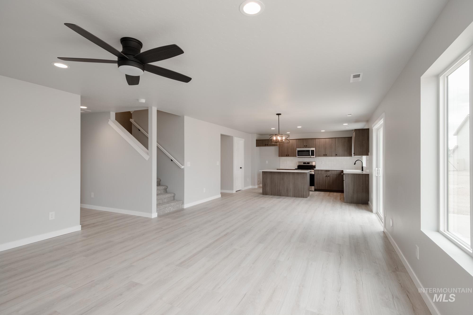 19369 Schooner Ave, Caldwell, Idaho 83605, 4 Bedrooms, 2.5 Bathrooms, Residential For Sale, Price $429,990,MLS 98955242