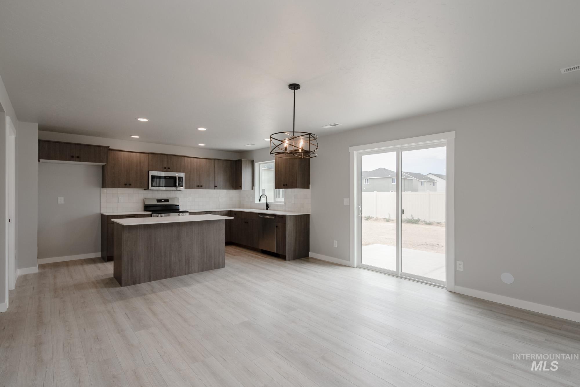 19369 Schooner Ave, Caldwell, Idaho 83605, 4 Bedrooms, 2.5 Bathrooms, Residential For Sale, Price $429,990,MLS 98955242