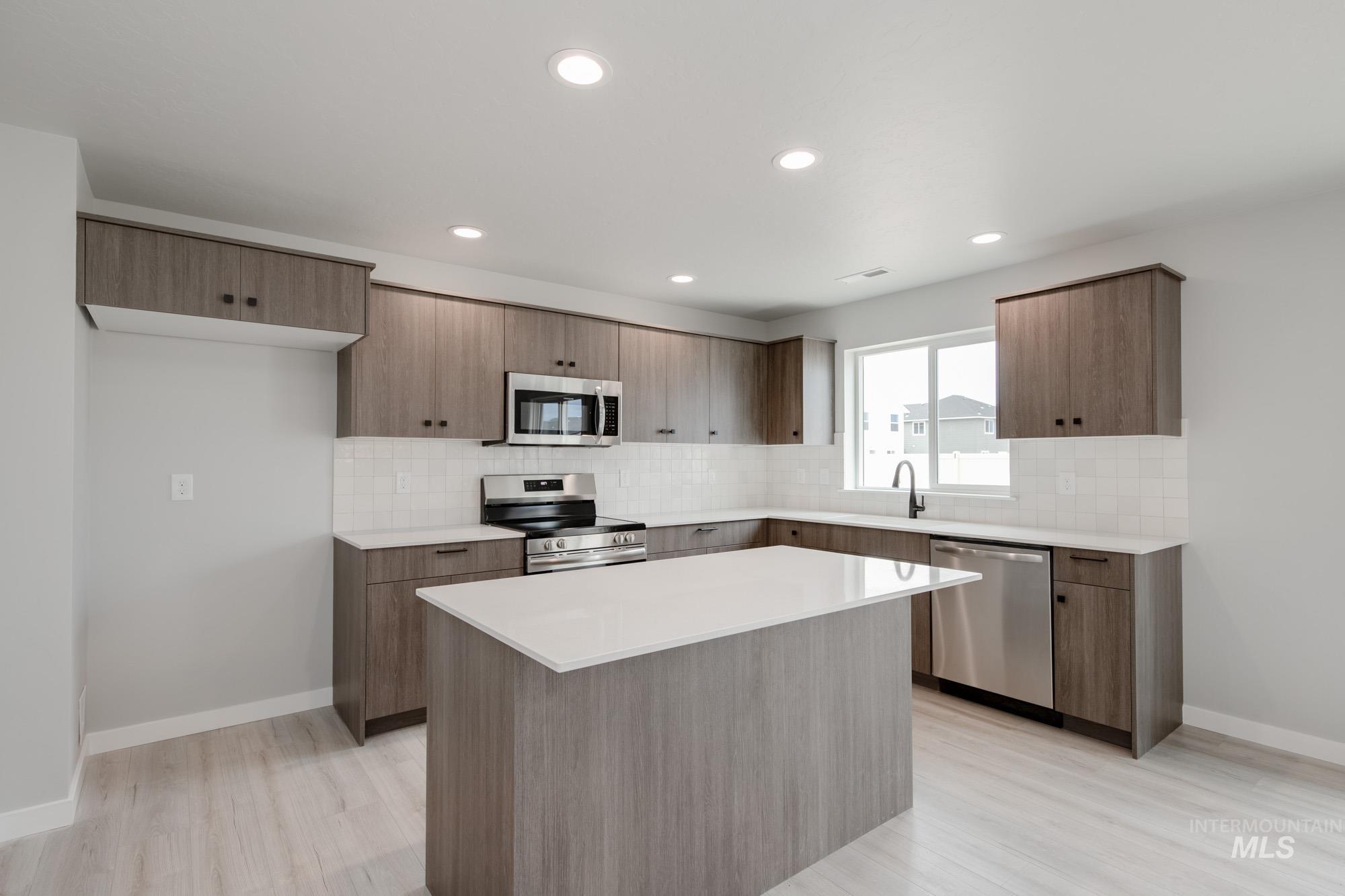 19369 Schooner Ave, Caldwell, Idaho 83605, 4 Bedrooms, 2.5 Bathrooms, Residential For Sale, Price $429,990,MLS 98955242