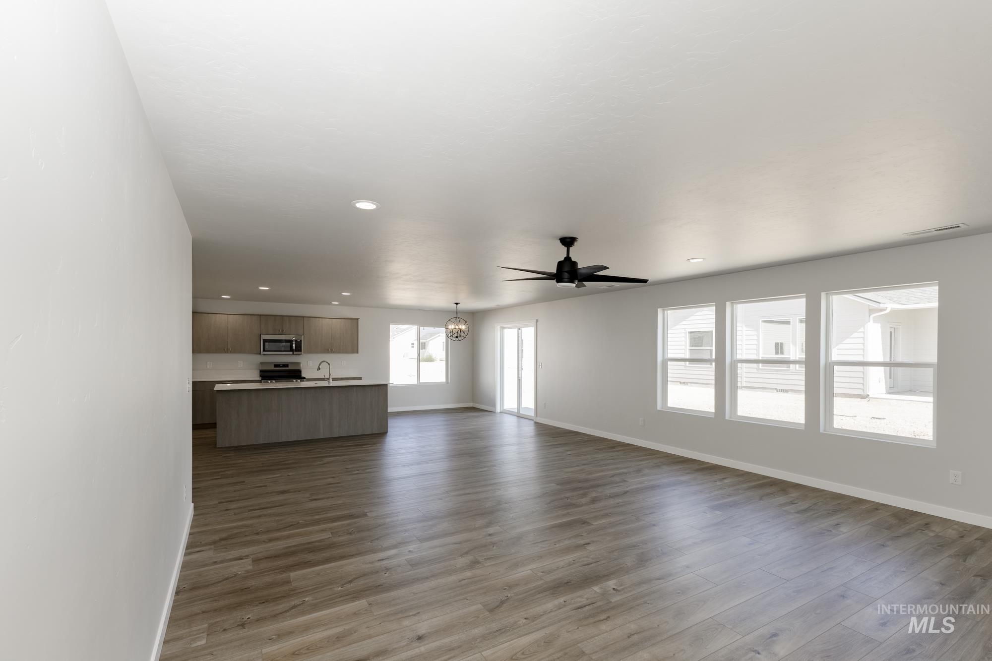 660 W Striped Owl St, Kuna, Idaho 83634, 4 Bedrooms, 3 Bathrooms, Residential For Sale, Price $579,990,MLS 98955246