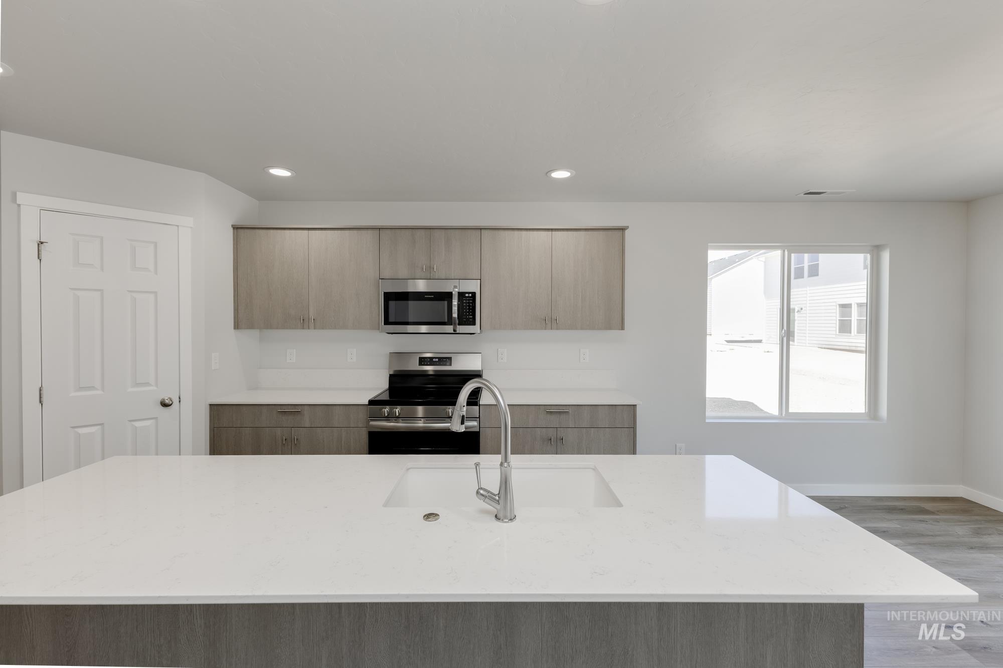 660 W Striped Owl St, Kuna, Idaho 83634, 4 Bedrooms, 3 Bathrooms, Residential For Sale, Price $579,990,MLS 98955246