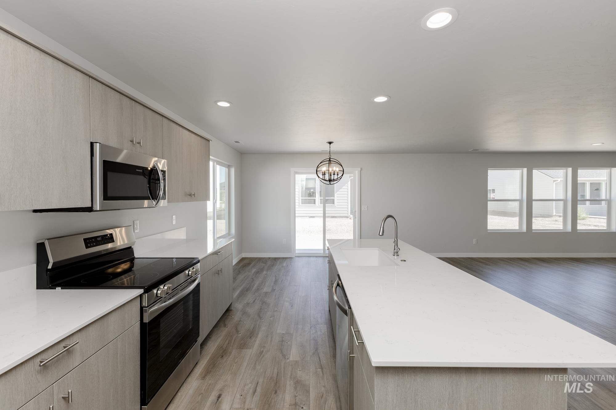 660 W Striped Owl St, Kuna, Idaho 83634, 4 Bedrooms, 3 Bathrooms, Residential For Sale, Price $579,990,MLS 98955246