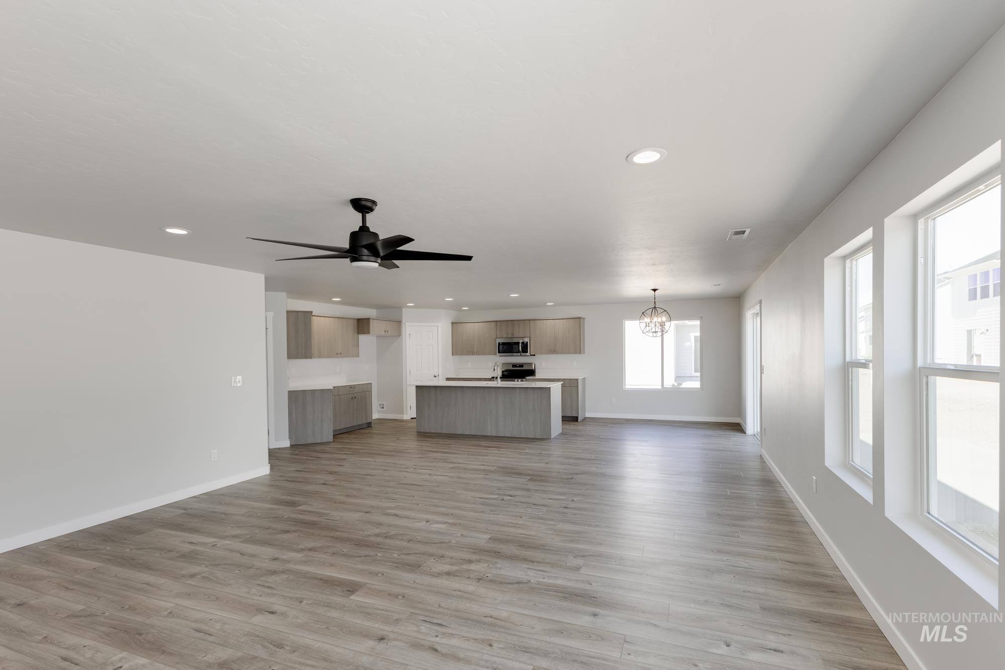 660 W Striped Owl St, Kuna, Idaho 83634, 4 Bedrooms, 3 Bathrooms, Residential For Sale, Price $579,990,MLS 98955246