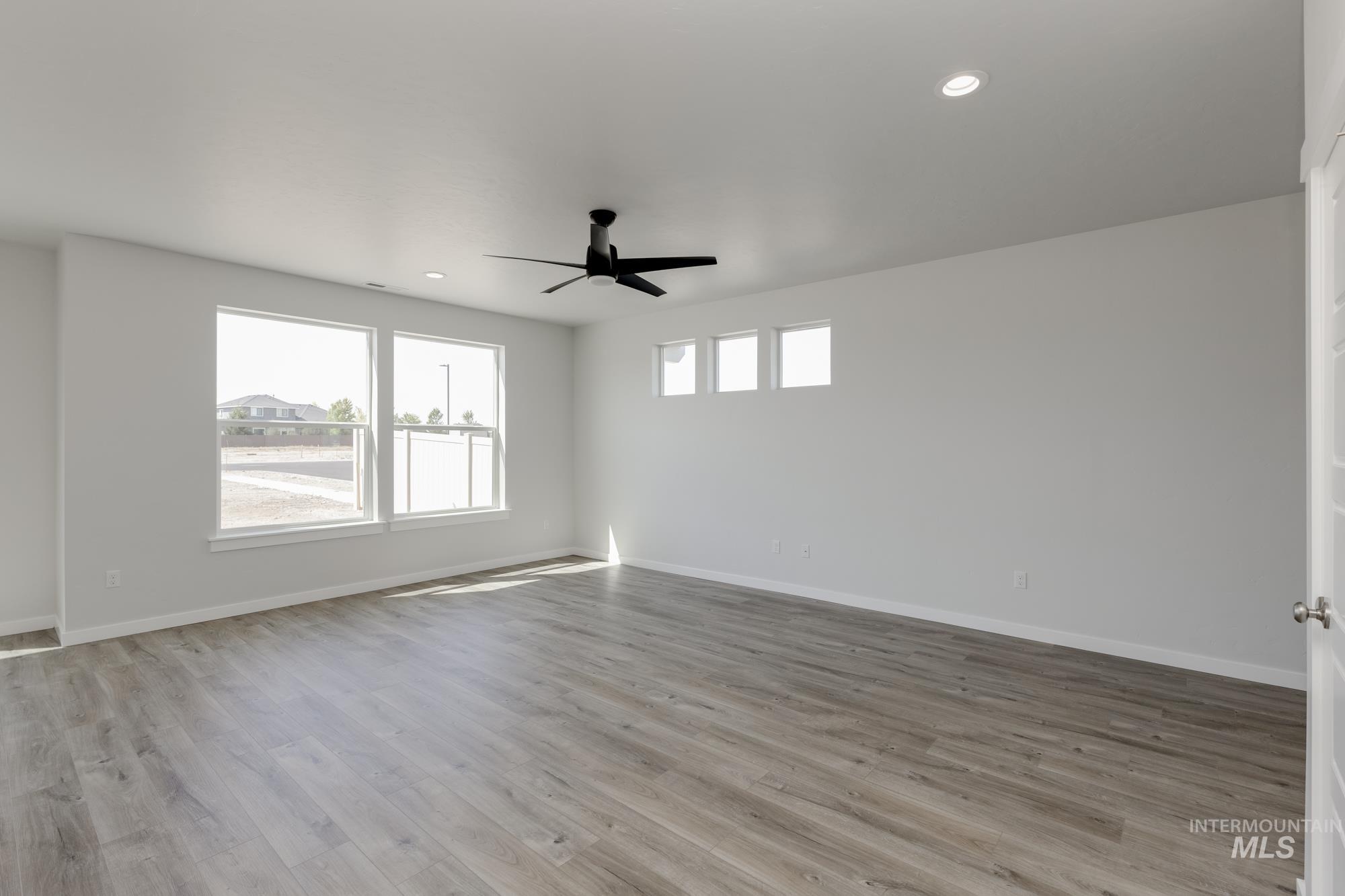 4163 E Hillsong St, Meridian, Idaho 83642, 3 Bedrooms, 2.5 Bathrooms, Residential For Sale, Price $439,990,MLS 98955254