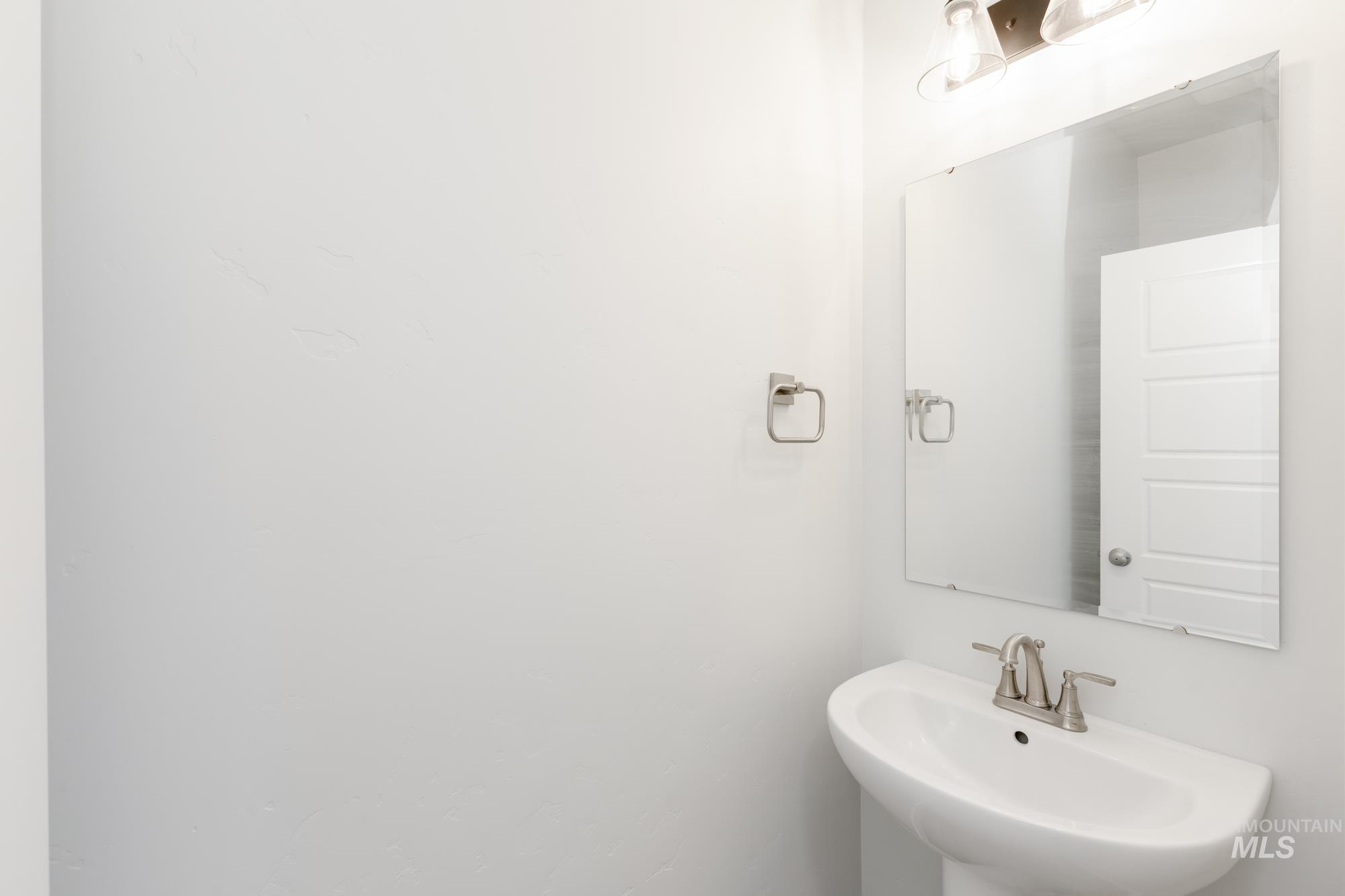 4163 E Hillsong St, Meridian, Idaho 83642, 3 Bedrooms, 2.5 Bathrooms, Residential For Sale, Price $439,990,MLS 98955254