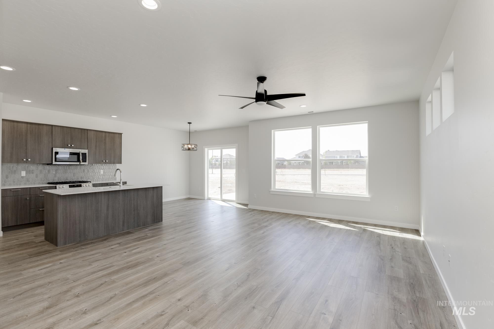 4163 E Hillsong St, Meridian, Idaho 83642, 3 Bedrooms, 2.5 Bathrooms, Residential For Sale, Price $439,990,MLS 98955254