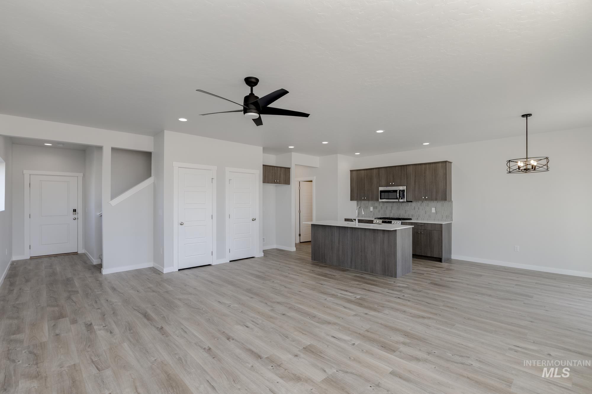 4163 E Hillsong St, Meridian, Idaho 83642, 3 Bedrooms, 2.5 Bathrooms, Residential For Sale, Price $439,990,MLS 98955254