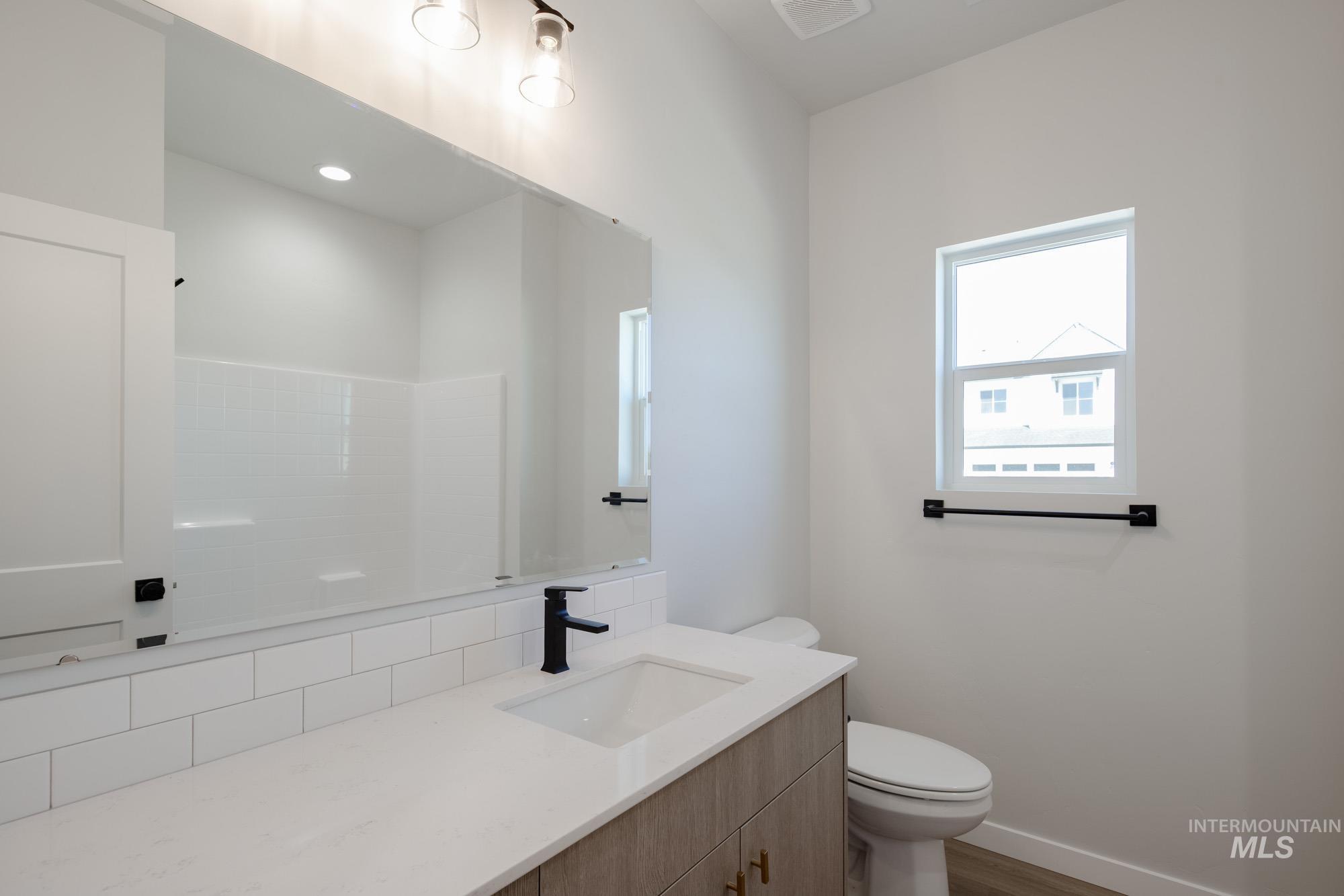 6403 S Sunfish Ave, Boise, Idaho 83709, 3 Bedrooms, 2 Bathrooms, Residential For Sale, Price $594,990,MLS 98955257