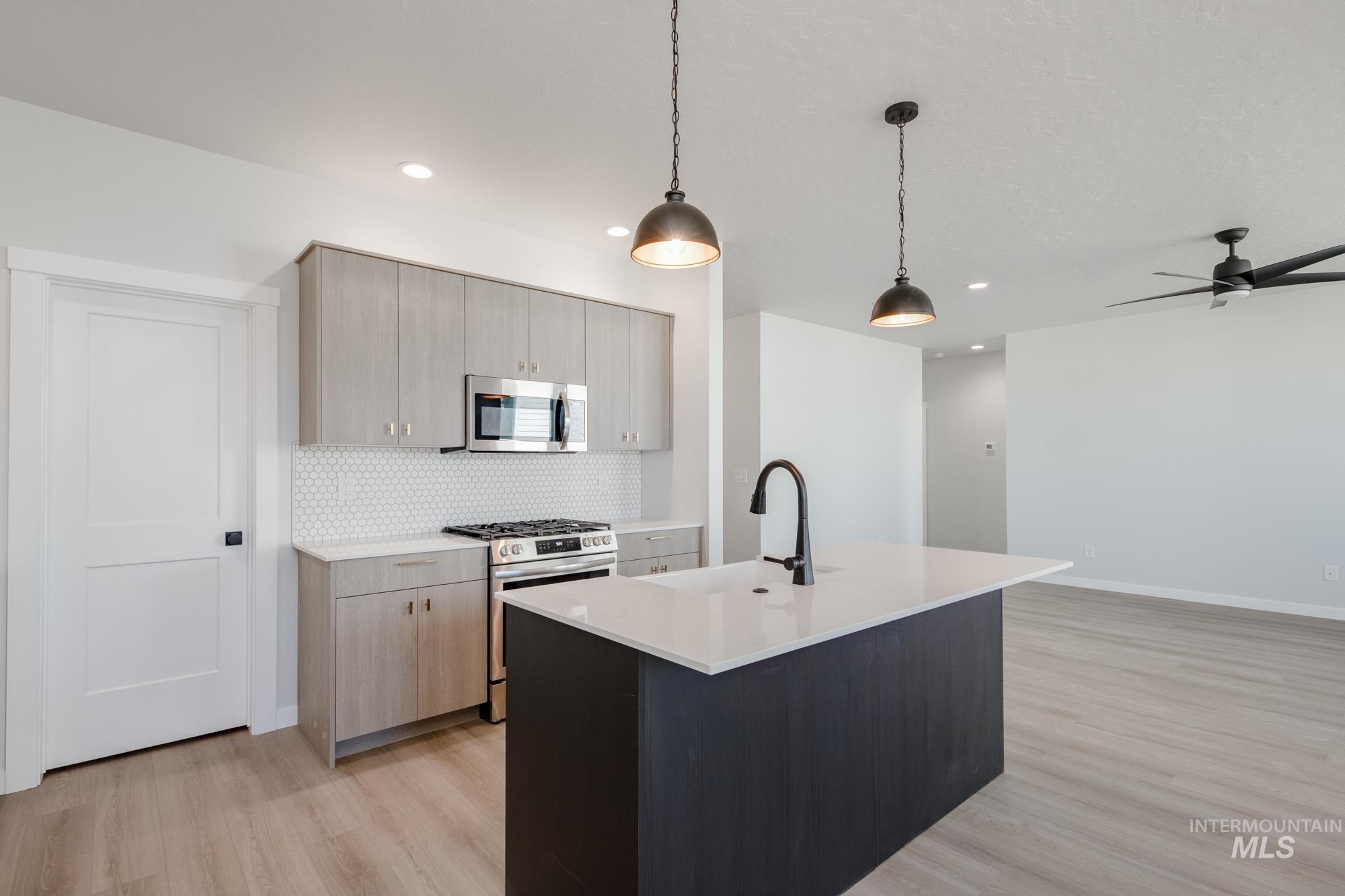 6403 S Sunfish Ave, Boise, Idaho 83709, 3 Bedrooms, 2 Bathrooms, Residential For Sale, Price $594,990,MLS 98955257