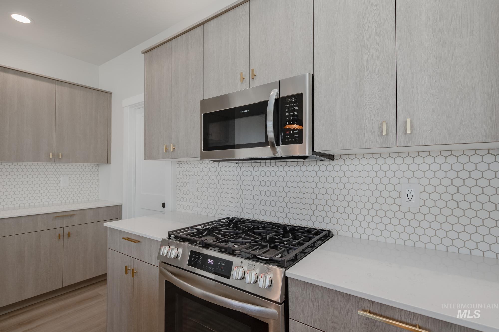 6403 S Sunfish Ave, Boise, Idaho 83709, 3 Bedrooms, 2 Bathrooms, Residential For Sale, Price $594,990,MLS 98955257