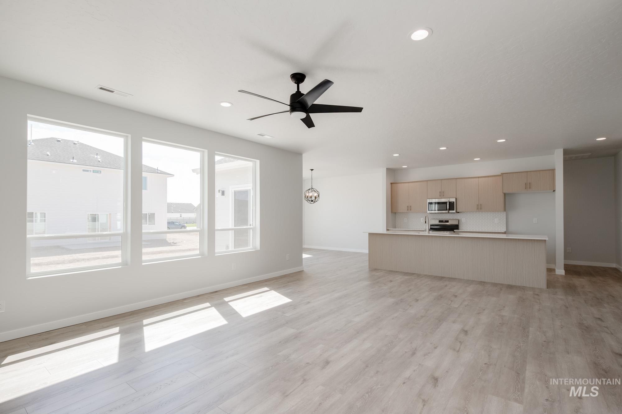 16712 Carlin Ave, Caldwell, Idaho 83607, 4 Bedrooms, 2 Bathrooms, Residential For Sale, Price $489,990,MLS 98955270