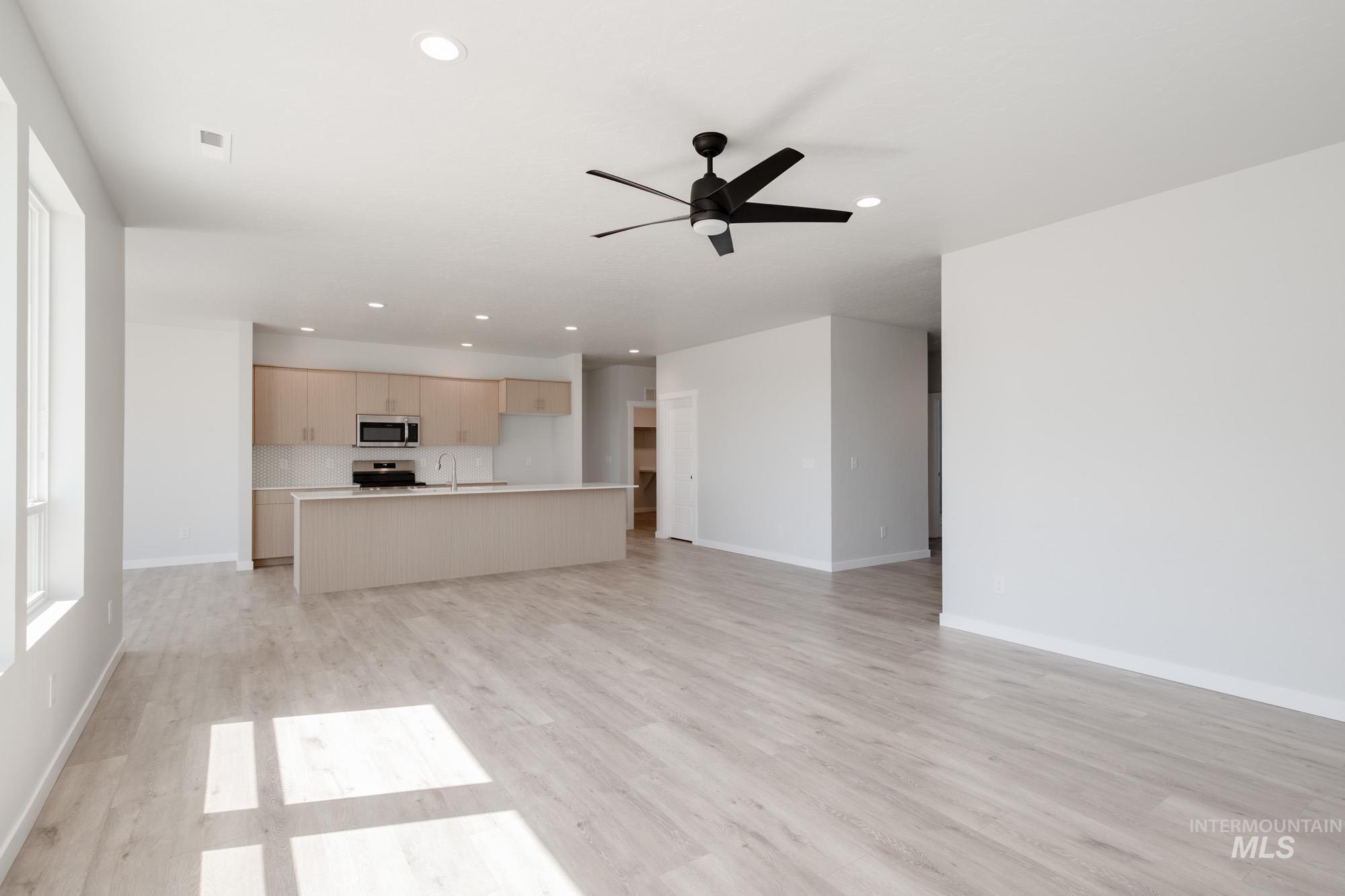 16712 Carlin Ave, Caldwell, Idaho 83607, 4 Bedrooms, 2 Bathrooms, Residential For Sale, Price $489,990,MLS 98955270