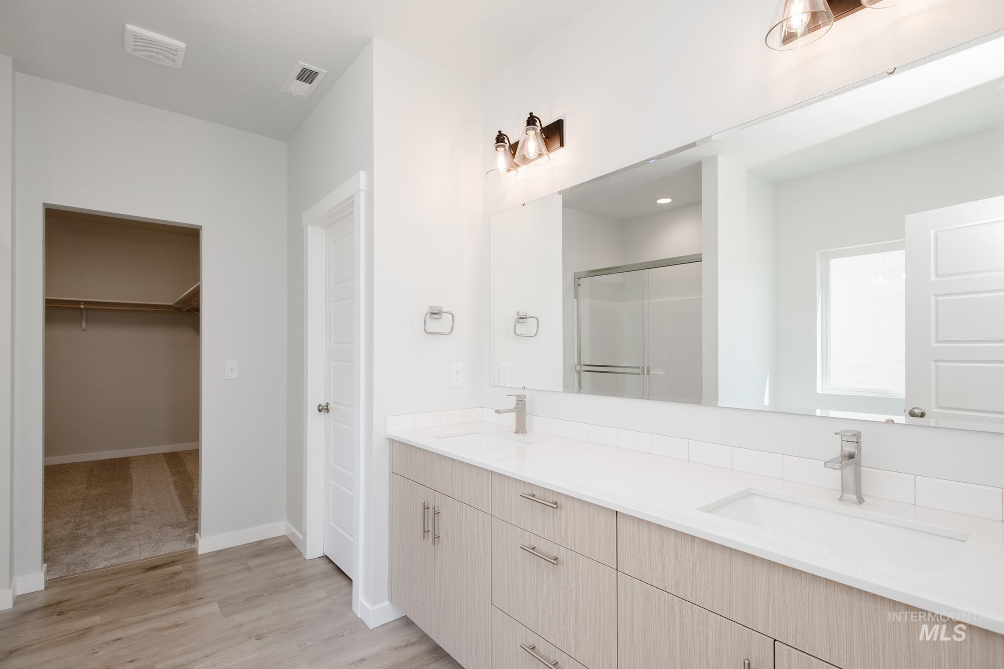 16712 Carlin Ave, Caldwell, Idaho 83607, 4 Bedrooms, 2 Bathrooms, Residential For Sale, Price $489,990,MLS 98955270