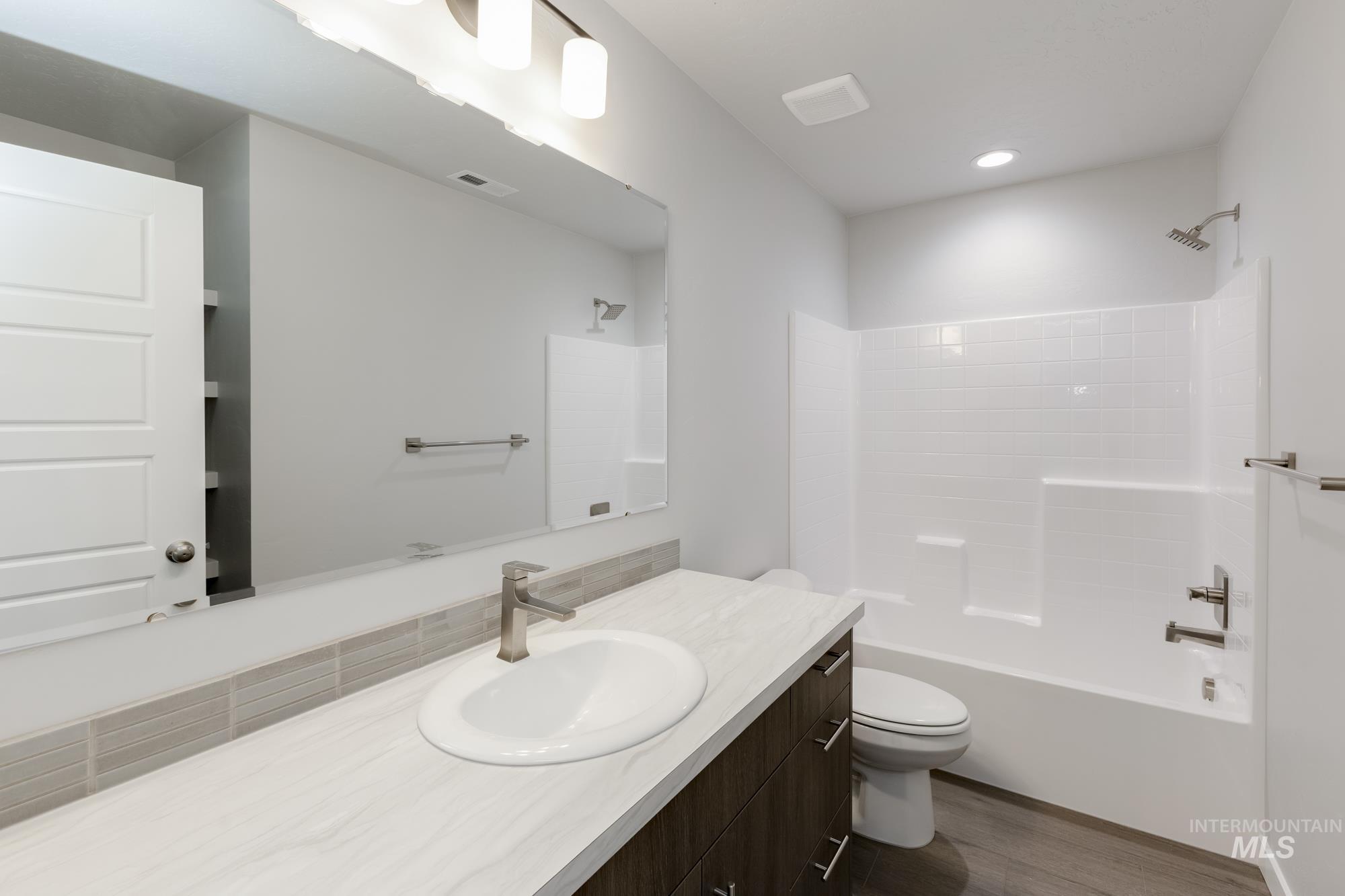 931 E Perjue Basin Dr, Nampa, Idaho 83686, 4 Bedrooms, 2.5 Bathrooms, Residential For Sale, Price $464,990,MLS 98955280