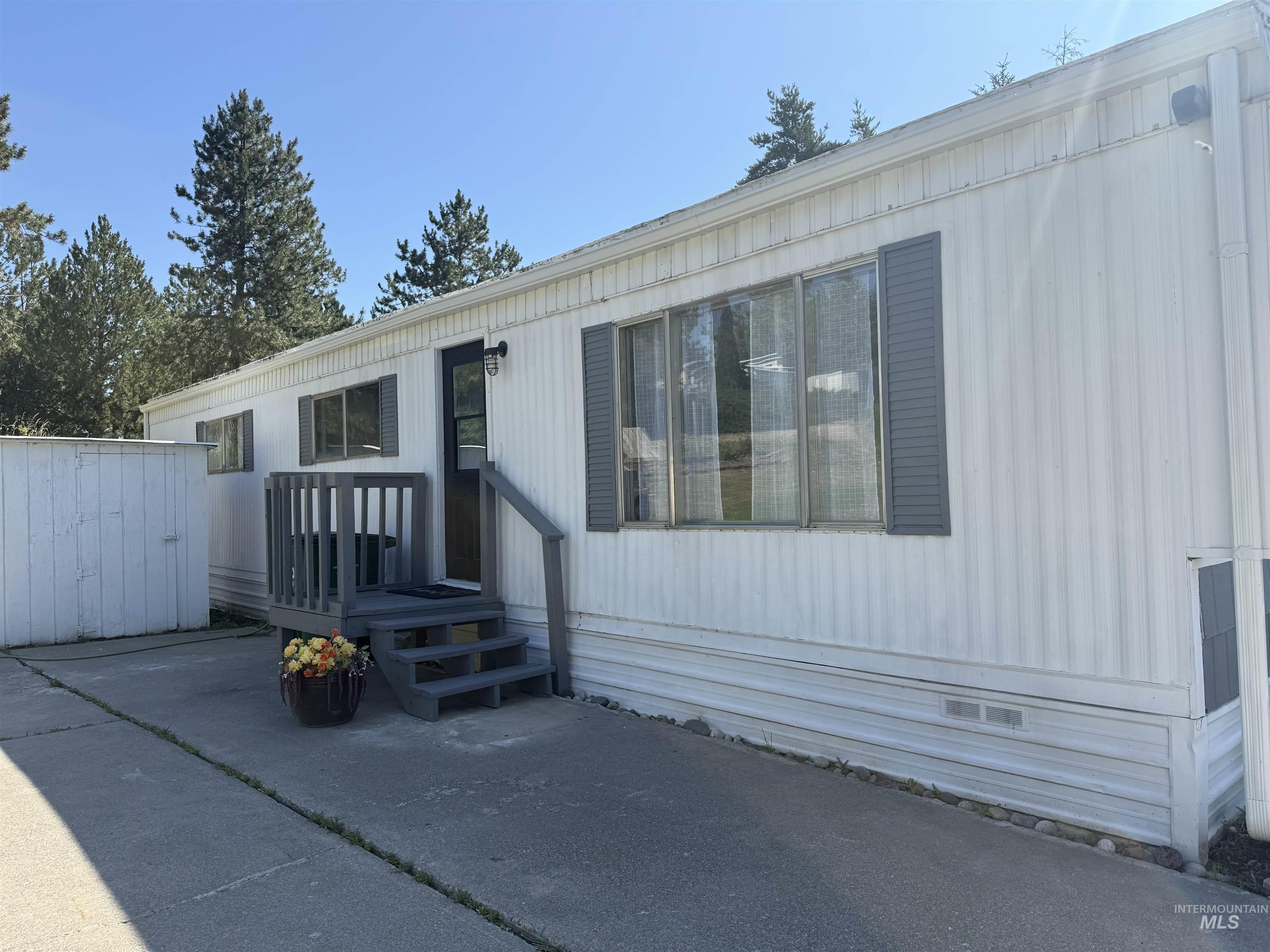 605 N Almon St., Moscow, Idaho 83843, 3 Bedrooms, 2 Bathrooms, Residential For Sale, Price $85,000,MLS 98955281