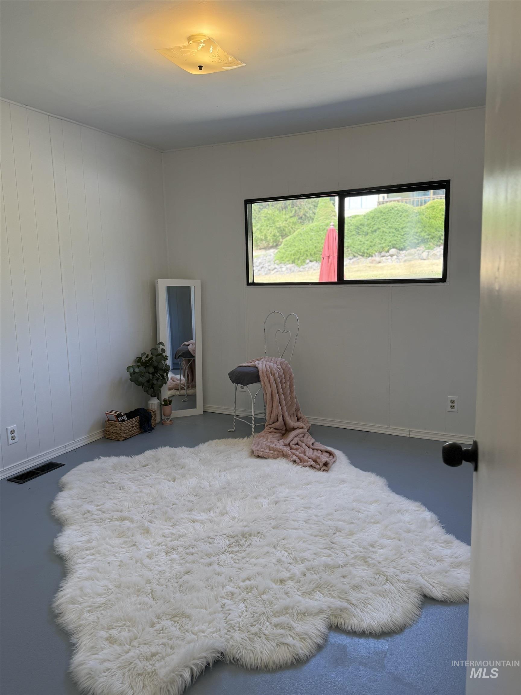 605 N Almon St., Moscow, Idaho 83843, 3 Bedrooms, 2 Bathrooms, Residential For Sale, Price $85,000,MLS 98955281