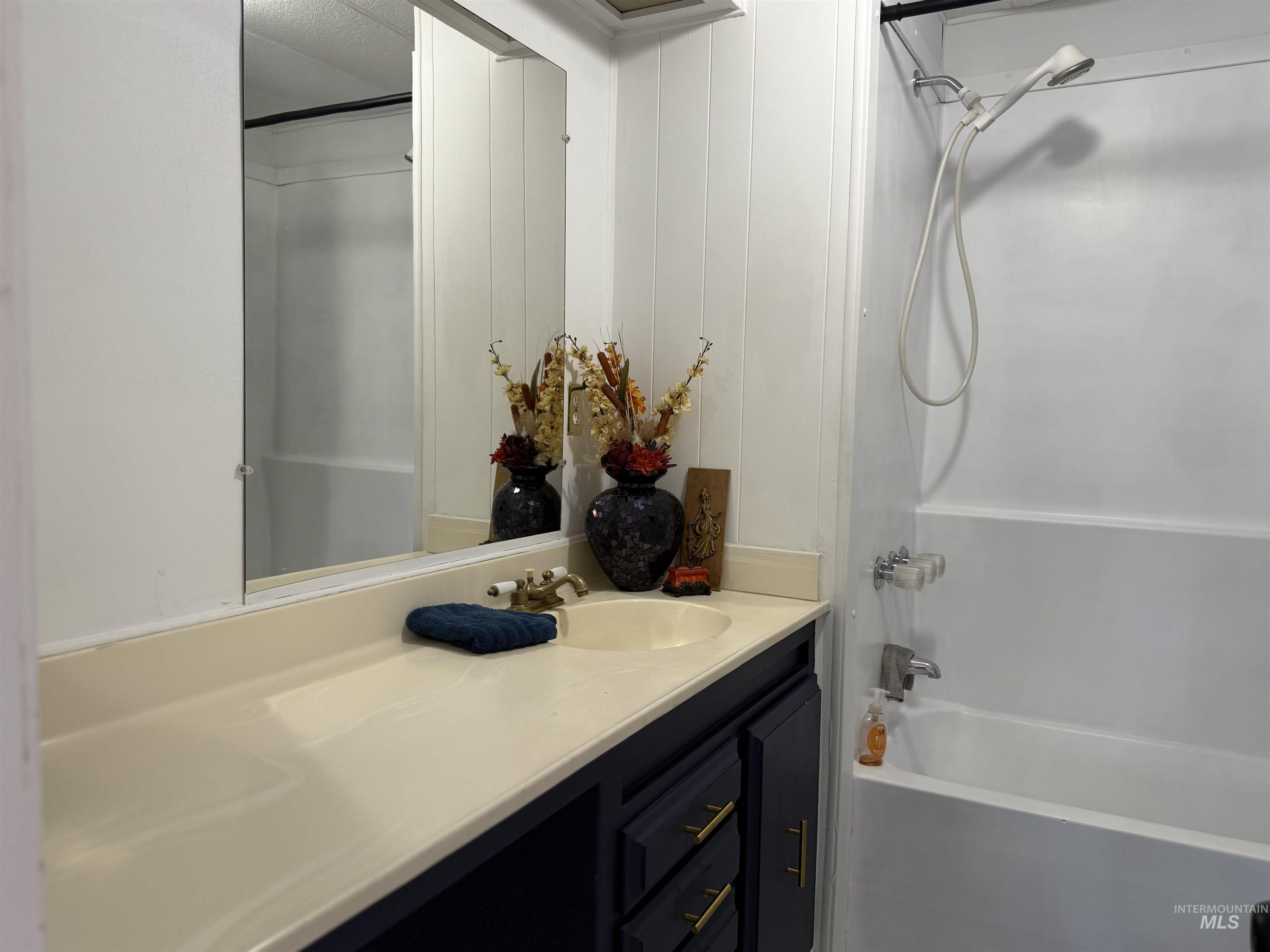 605 N Almon St., Moscow, Idaho 83843, 3 Bedrooms, 2 Bathrooms, Residential For Sale, Price $85,000,MLS 98955281