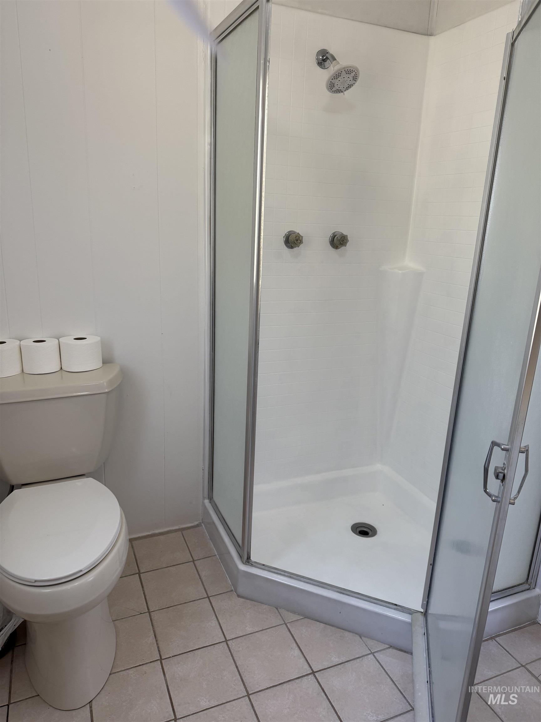 605 N Almon St., Moscow, Idaho 83843, 3 Bedrooms, 2 Bathrooms, Residential For Sale, Price $85,000,MLS 98955281