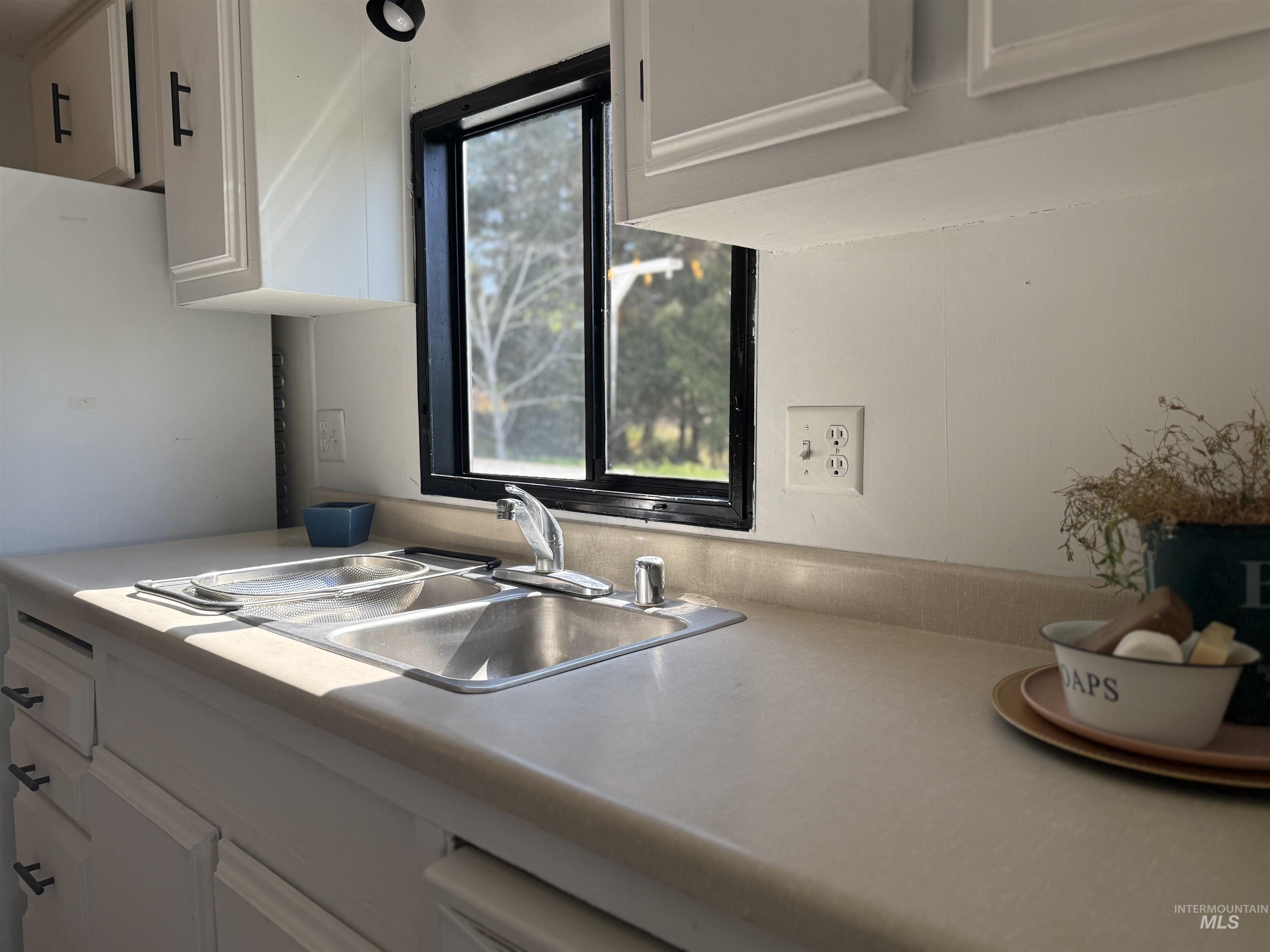 605 N Almon St., Moscow, Idaho 83843, 3 Bedrooms, 2 Bathrooms, Residential For Sale, Price $85,000,MLS 98955281