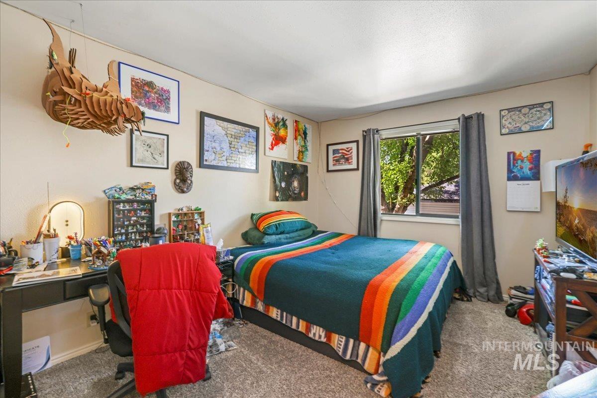 355 Elm St N, Twin Falls, Idaho 83301, 2 Bedrooms, 2 Bathrooms, Residential For Sale, Price $244,000,MLS 98955327