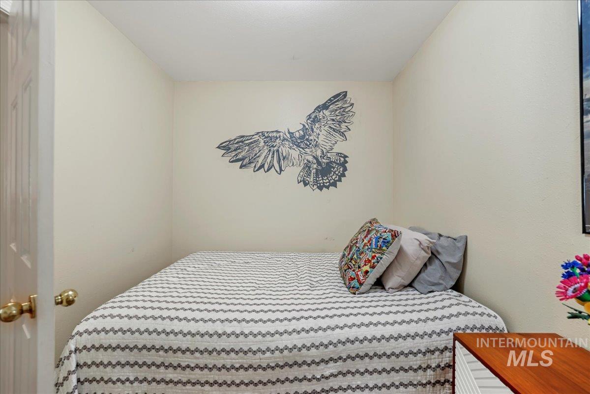 355 Elm St N, Twin Falls, Idaho 83301, 2 Bedrooms, 2 Bathrooms, Residential For Sale, Price $244,000,MLS 98955327