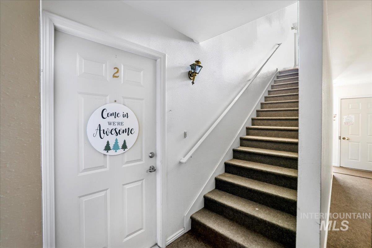 355 Elm St N, Twin Falls, Idaho 83301, 2 Bedrooms, 2 Bathrooms, Residential For Sale, Price $244,000,MLS 98955327