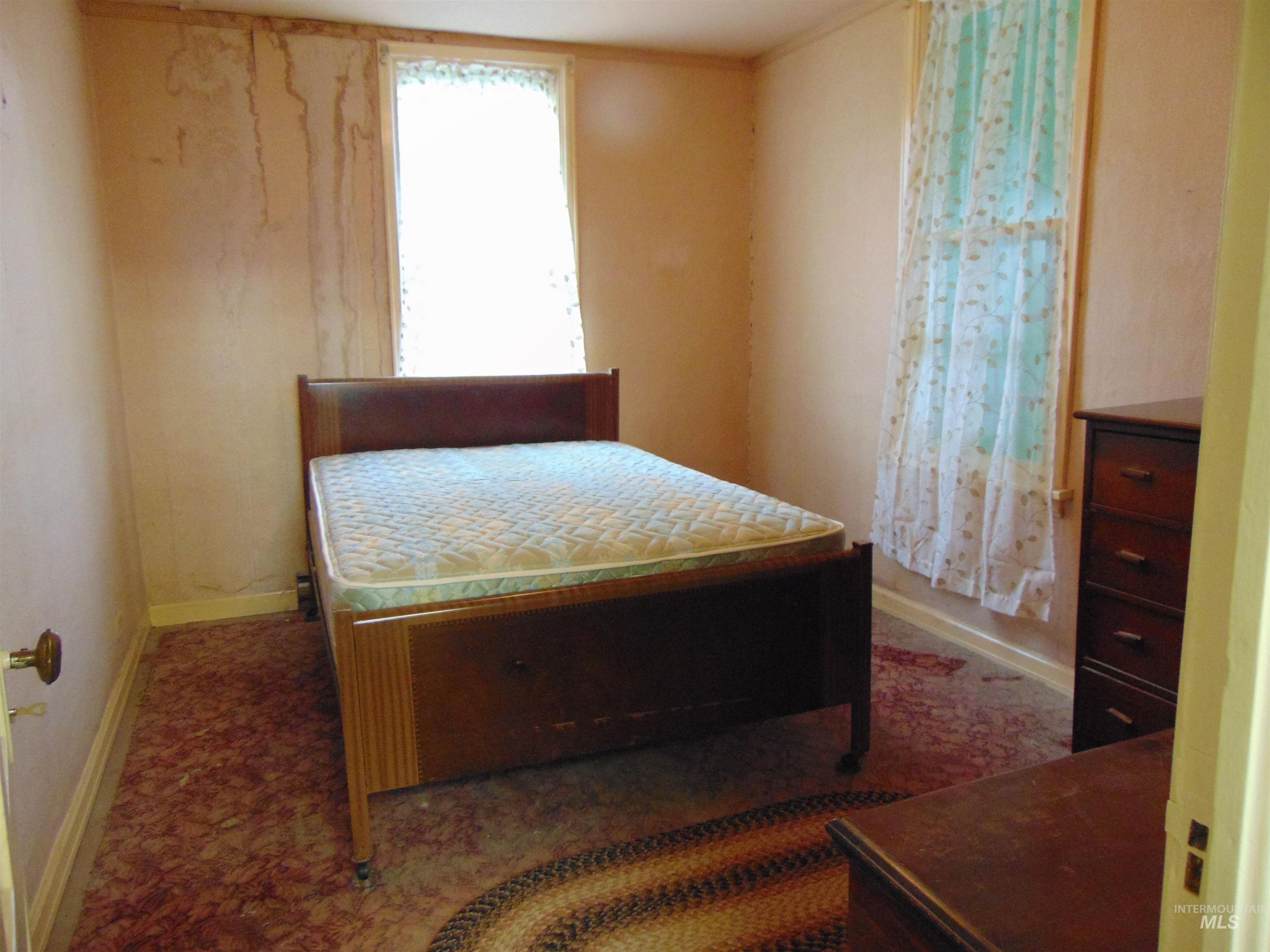 233 Glenn Street, Vale, Oregon 97918, 2 Bedrooms, 1 Bathroom, Residential For Sale, Price $160,000,MLS 98955417