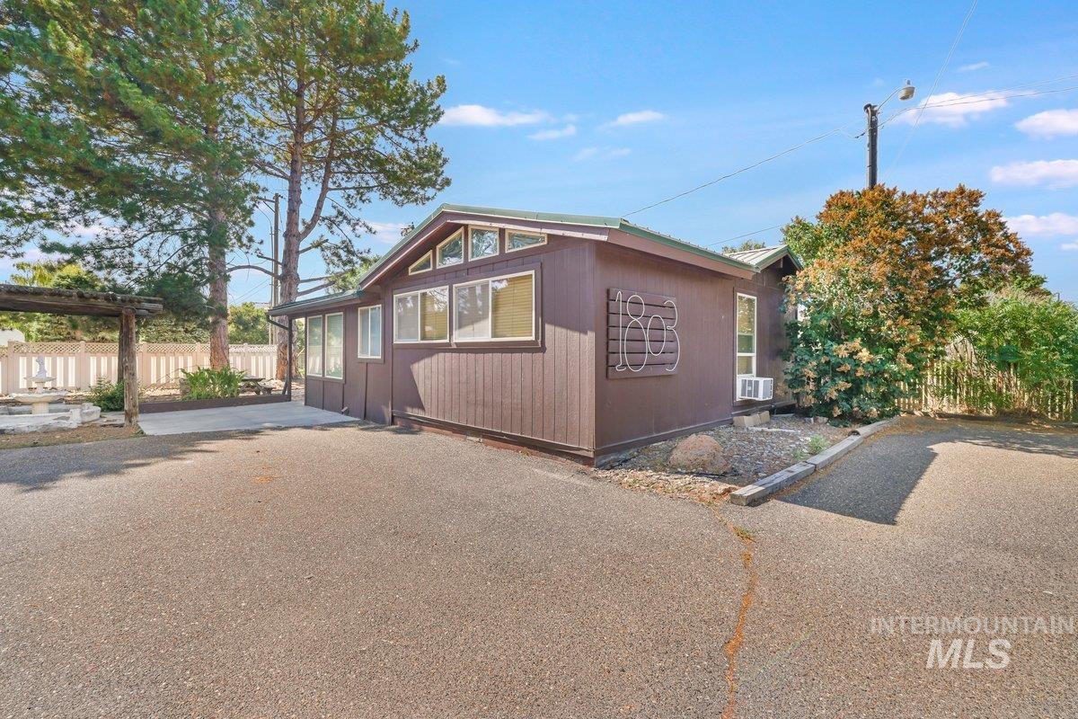 1801 Y Street, Heyburn, Idaho 83336, 9 Bedrooms, 7 Bathrooms, Residential For Sale, Price $1,399,000,MLS 98955433