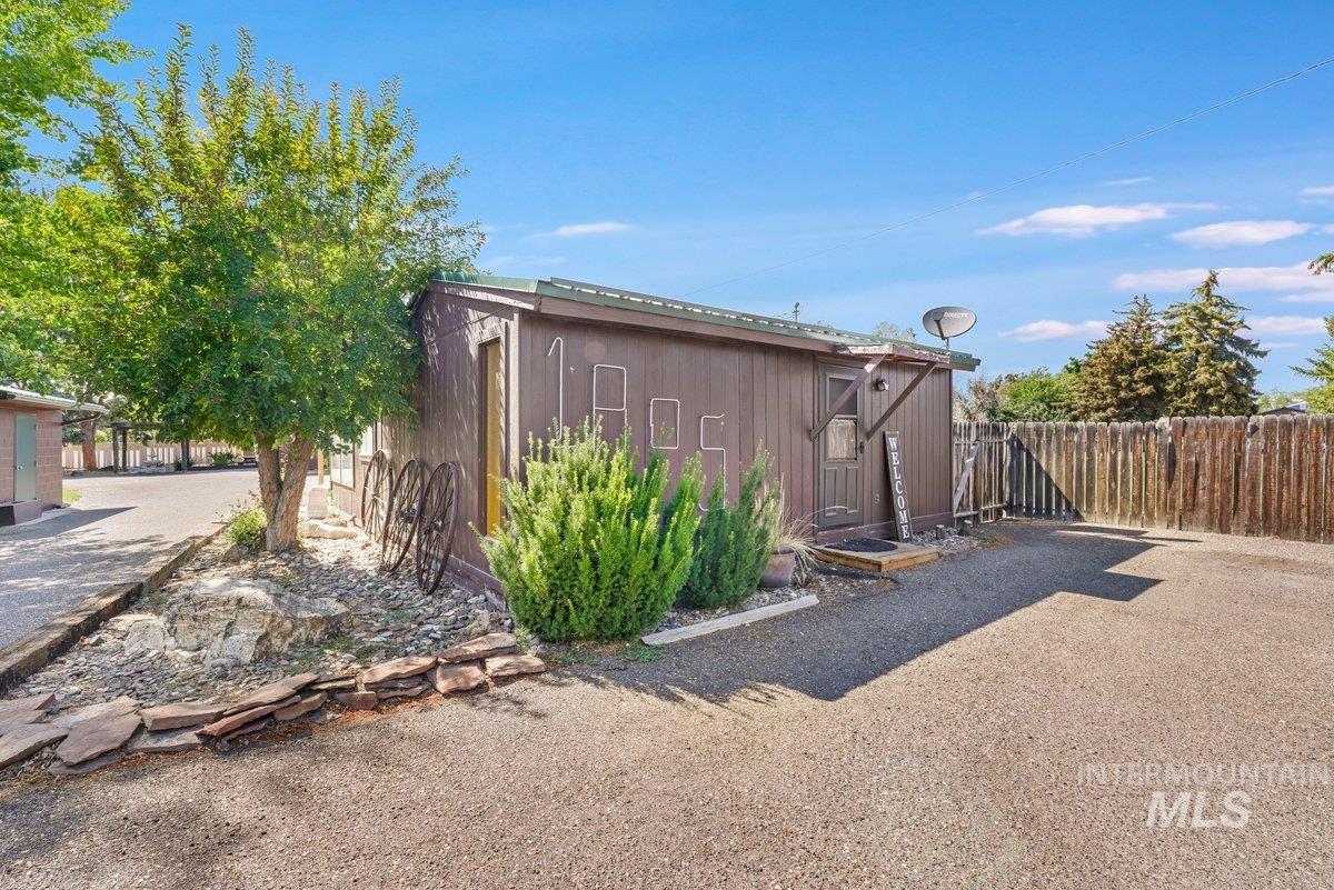 1801 Y Street, Heyburn, Idaho 83336, 9 Bedrooms, 7 Bathrooms, Residential For Sale, Price $1,399,000,MLS 98955433