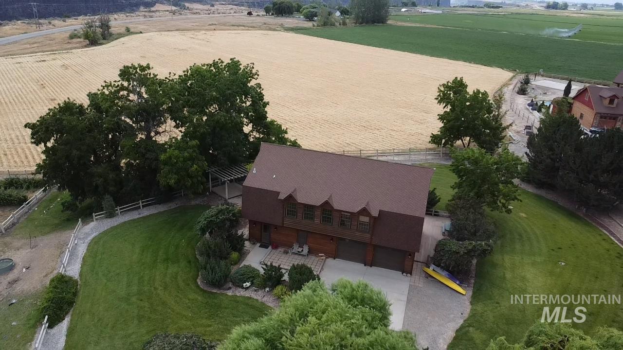 3696 N 4425 E, Murtaugh, Idaho 83344, 3 Bedrooms, 3 Bathrooms, Residential For Sale, Price $634,995,MLS 98955456