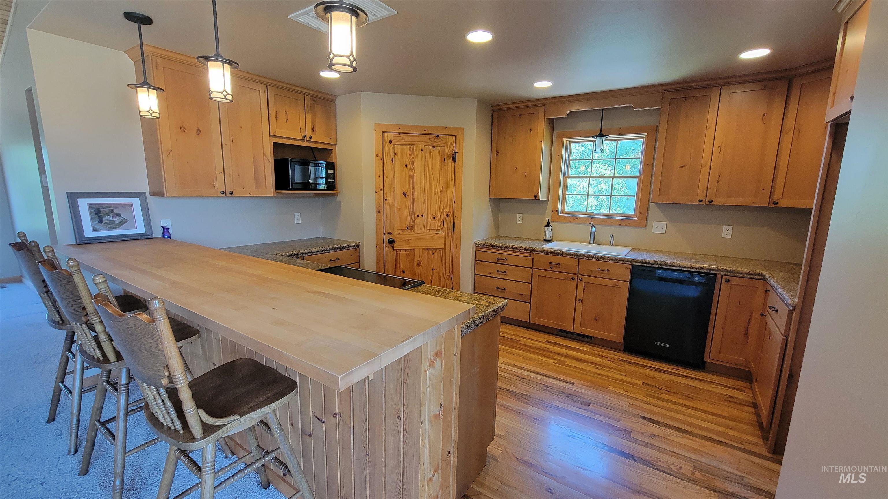 3696 N 4425 E, Murtaugh, Idaho 83344, 3 Bedrooms, 3 Bathrooms, Residential For Sale, Price $634,995,MLS 98955456